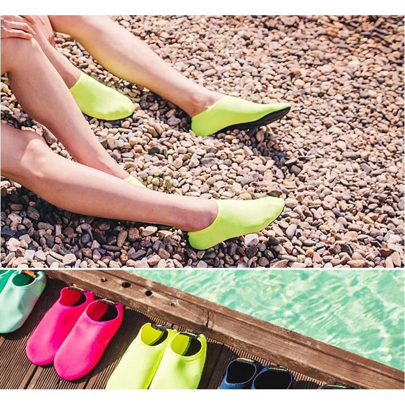 (1 pair) Size XXL Universal Beach Shoes Water Shoes Swimming Shoes (Size 42-44) - Black