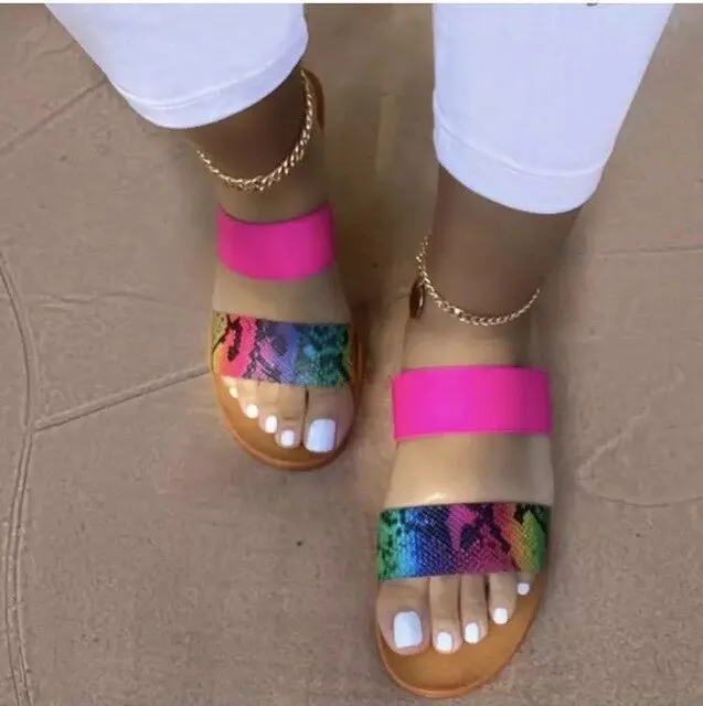 2025 Women’s Outdoor Beach Sandals – Double-Layer Leather Graffiti Print Non-Slip Slippers
