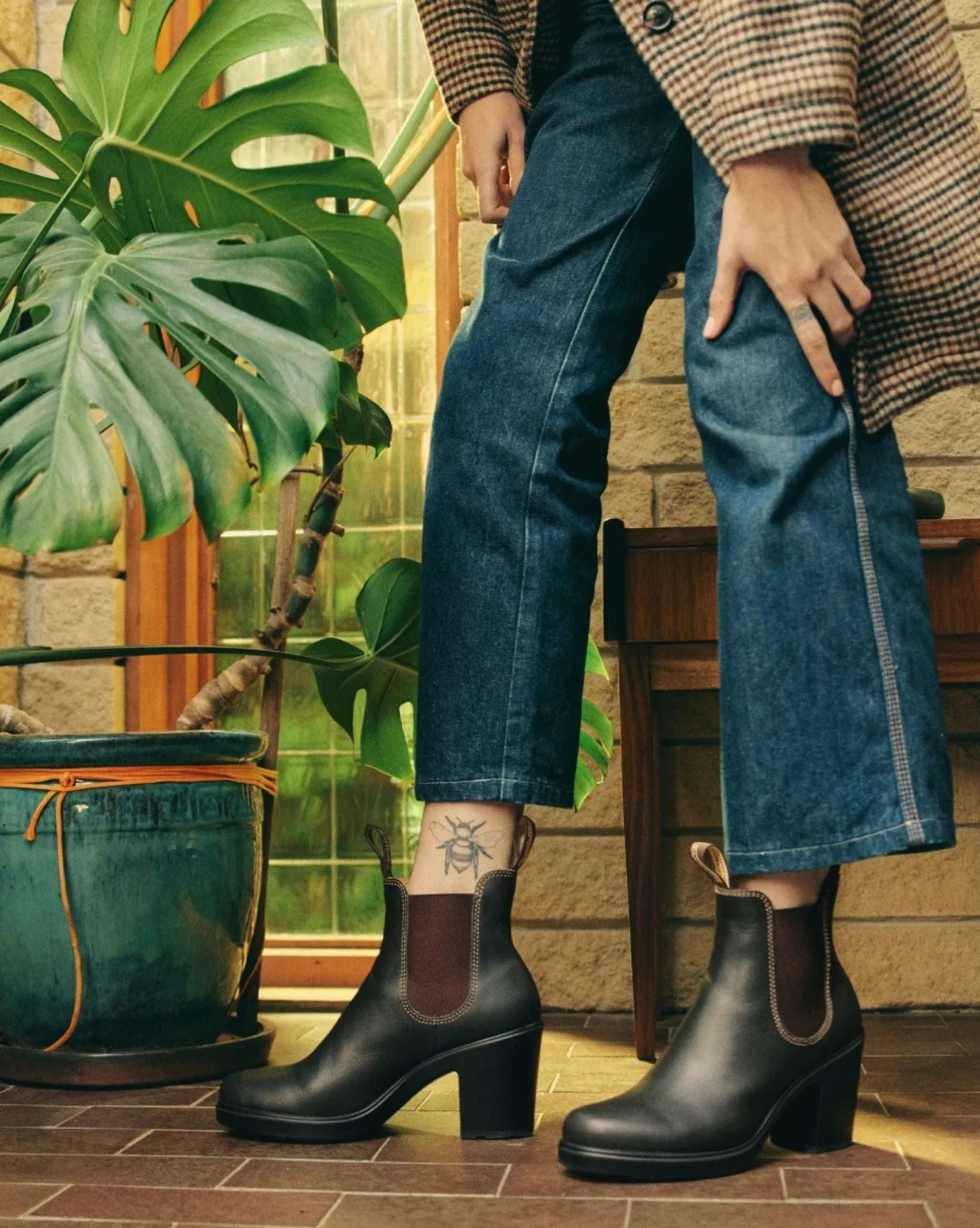 2366 Elastic Sided Heel Boot - Brown
