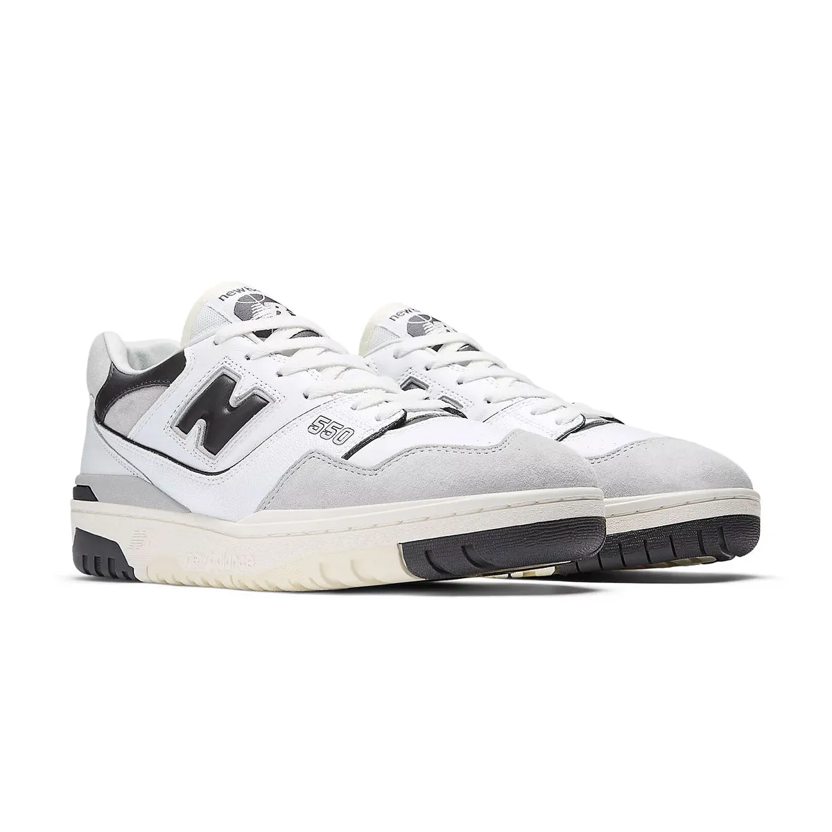 550 'White Black' Move Smooth