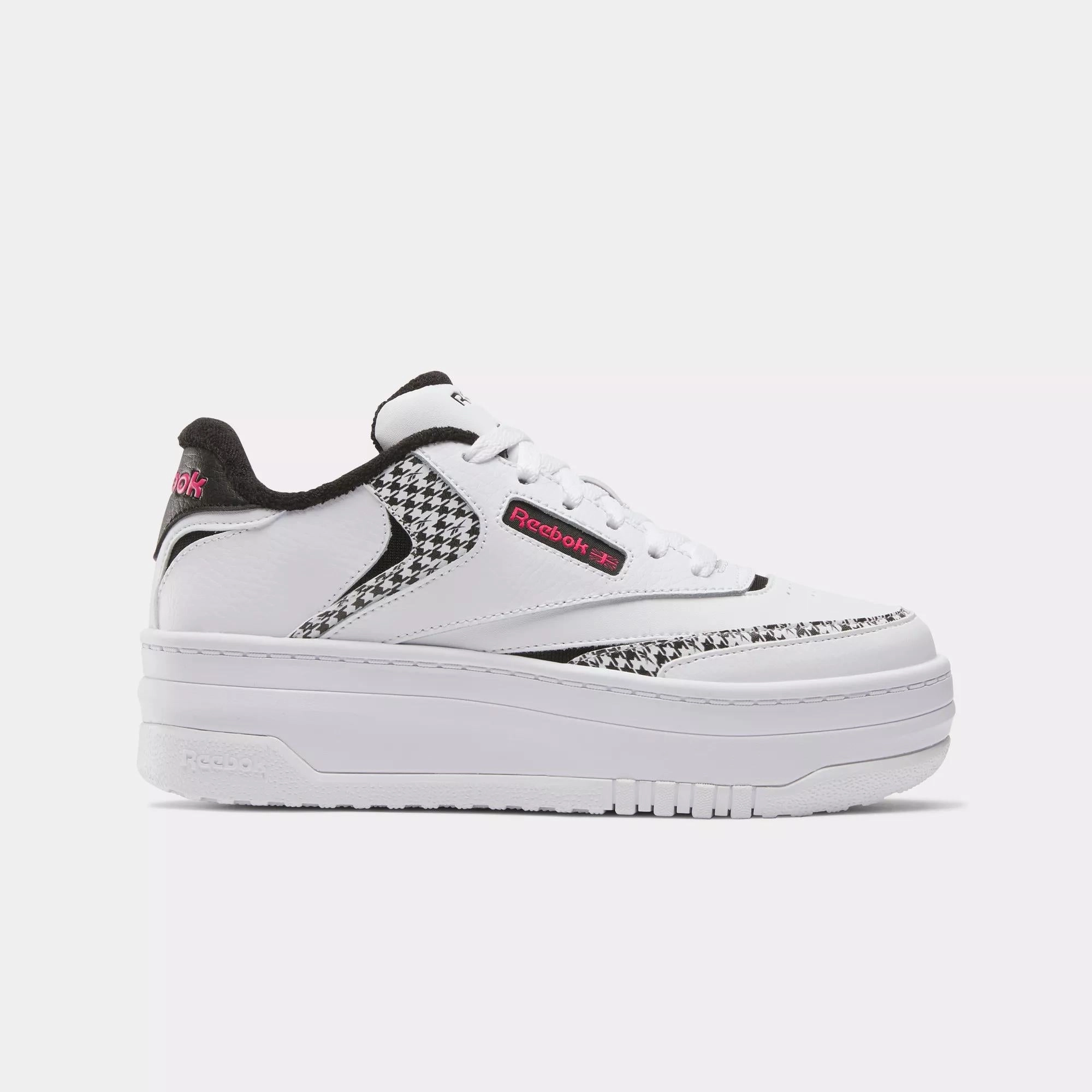 Club C Extra Shoes - Grade School indoor activity