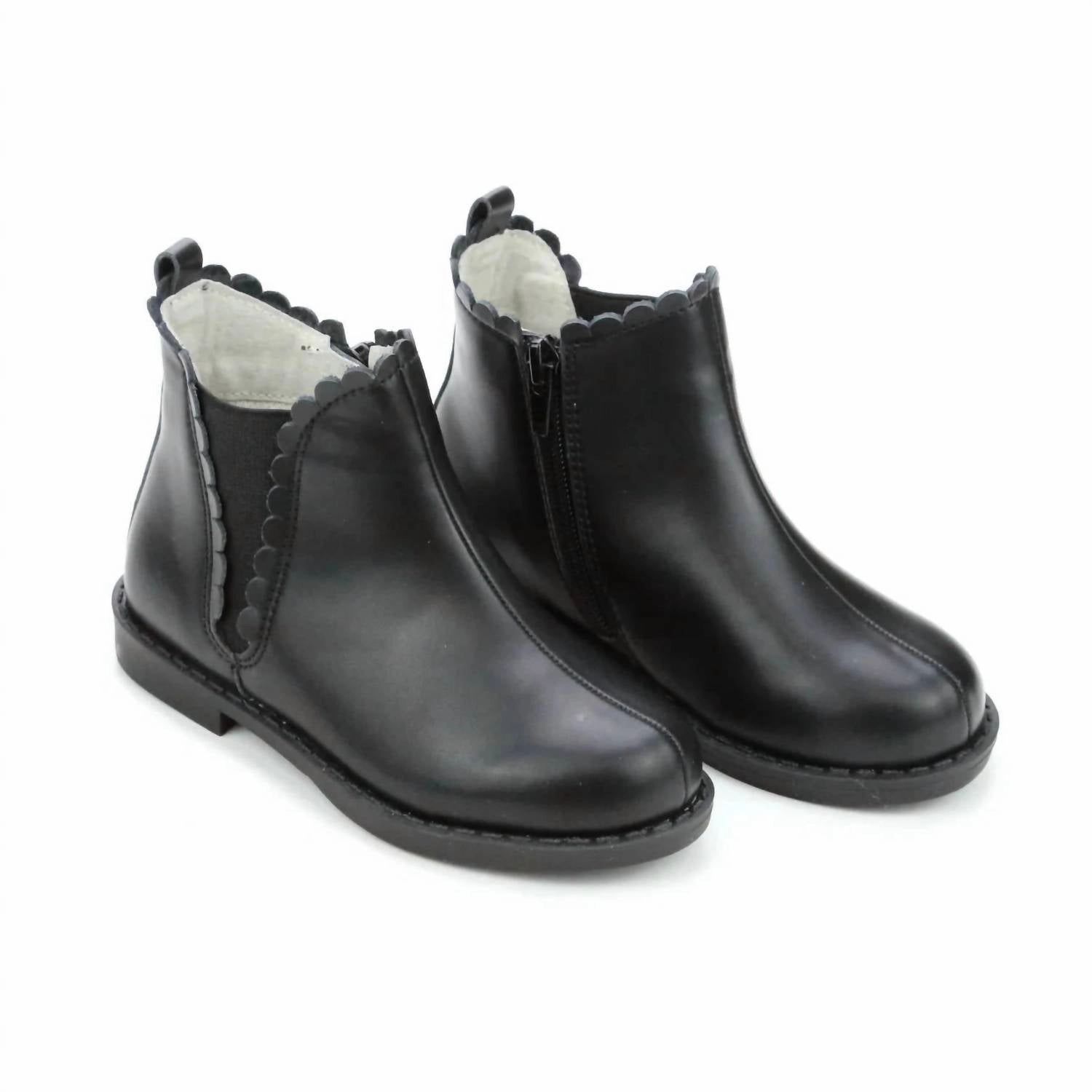 Girl's Nicola Scalloped Chelsea Boot In Black Seamless Knit Construction