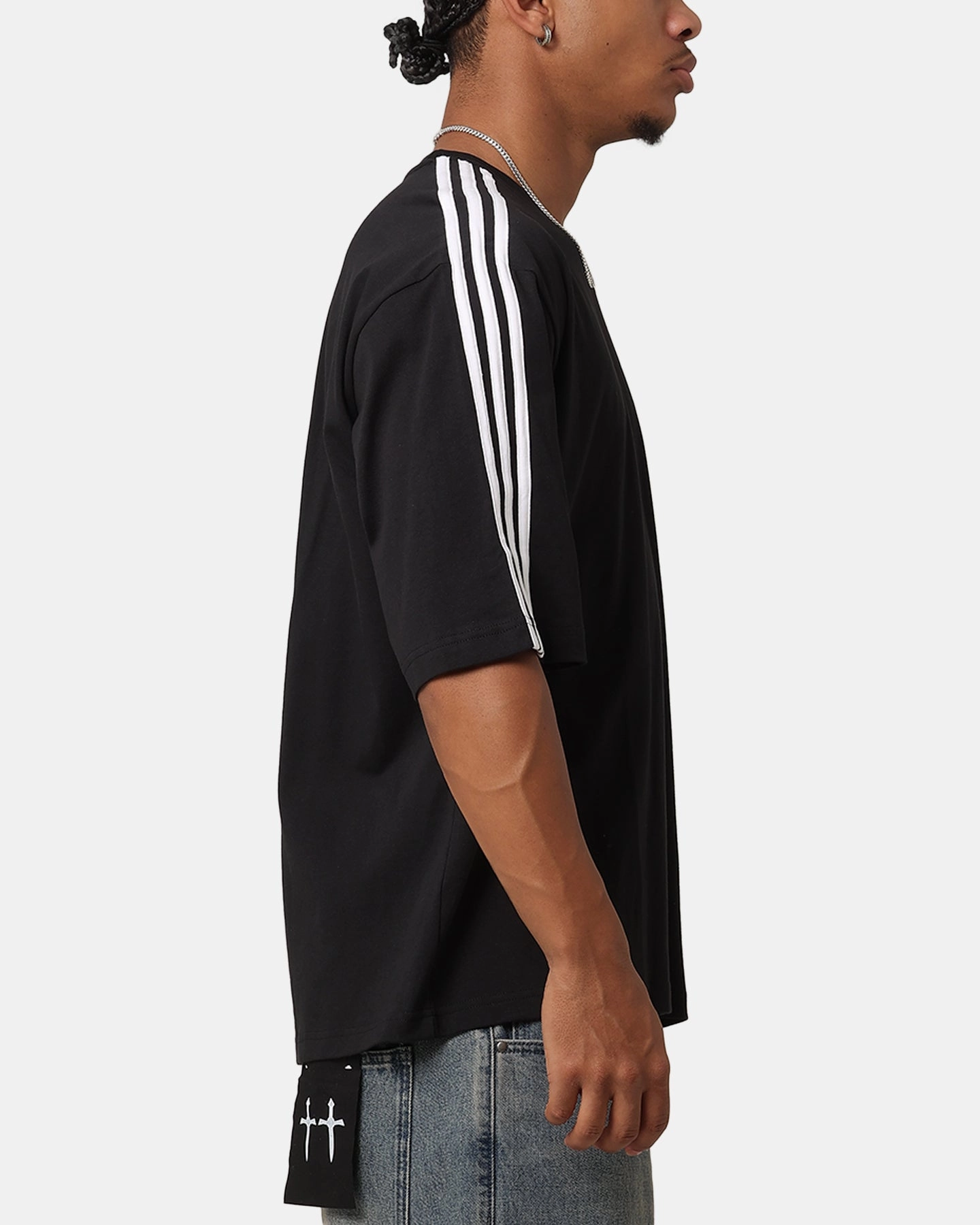 Adidas Oversized T-Shirt Black Stylish Wearable Feminine Fit