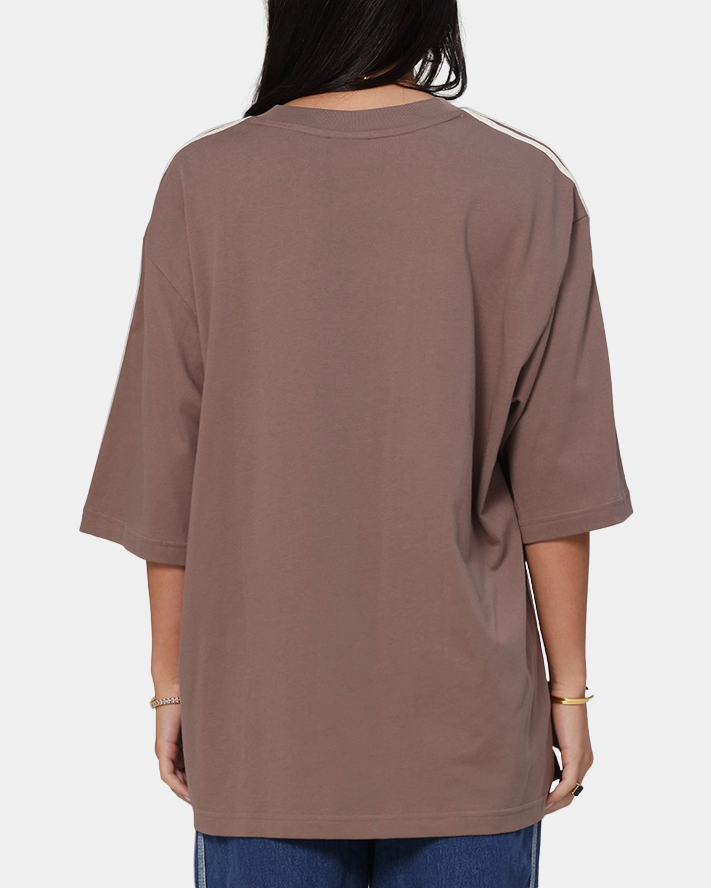 Adidas Oversized T-Shirt Brown Street Trend Look