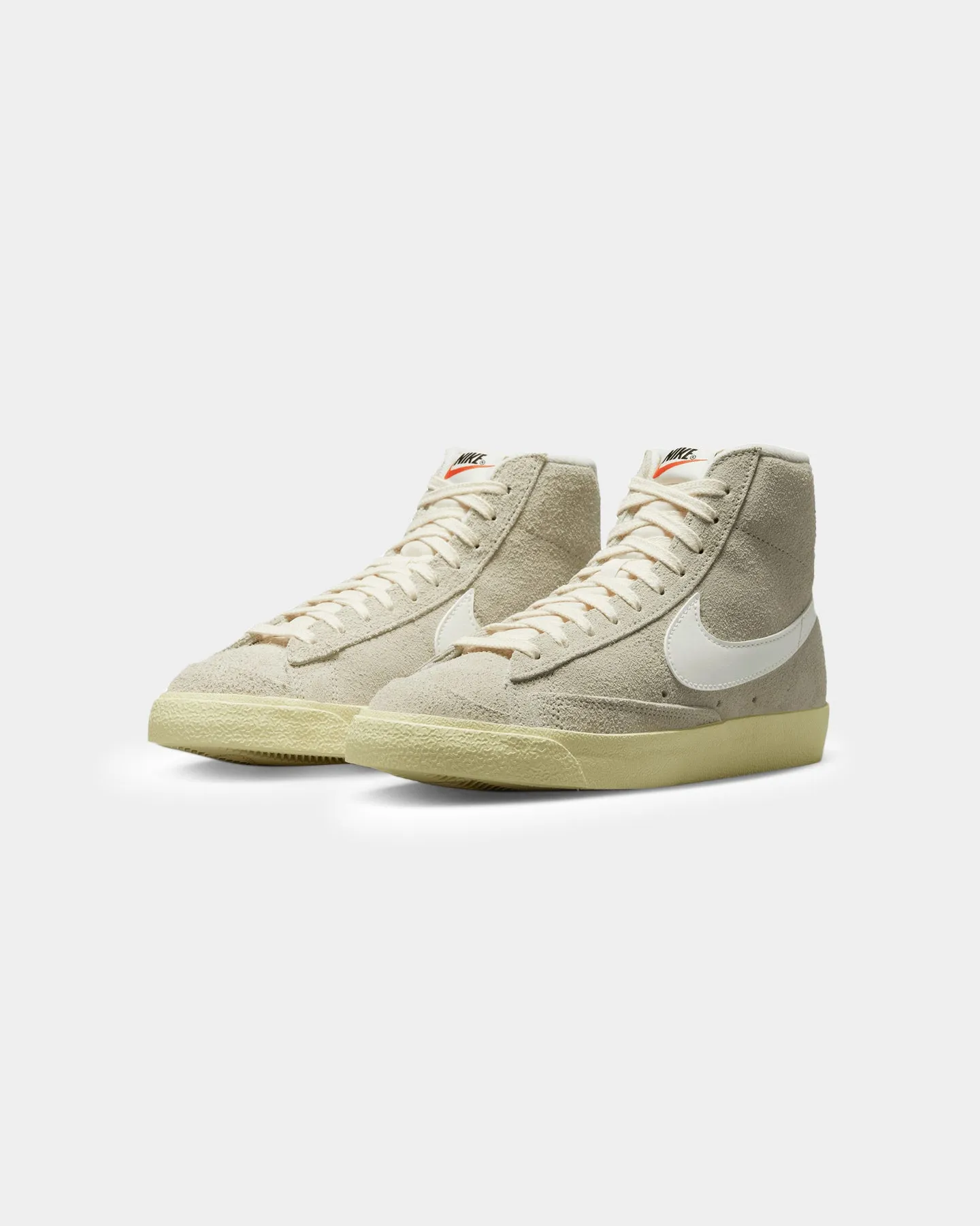 thermal shoes Nike Women's Blazer Mid '77 Vintage Light Bone/Sail