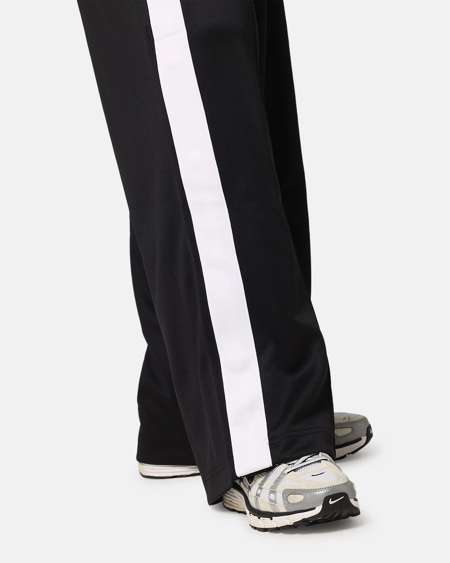 Nike Women's Sportswear Pants Black/White Smooth Texture Light Waist