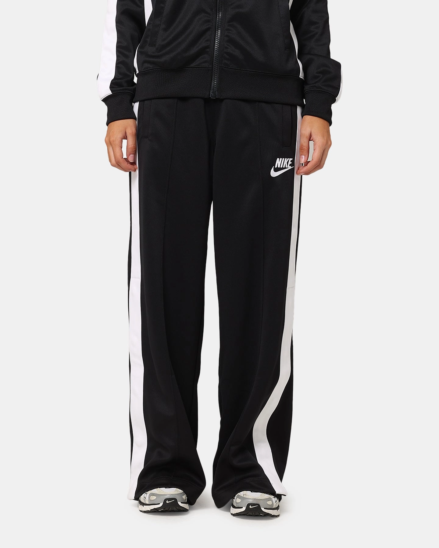 Nike Women's Sportswear Pants Black/White Sporty Cut Body Contour