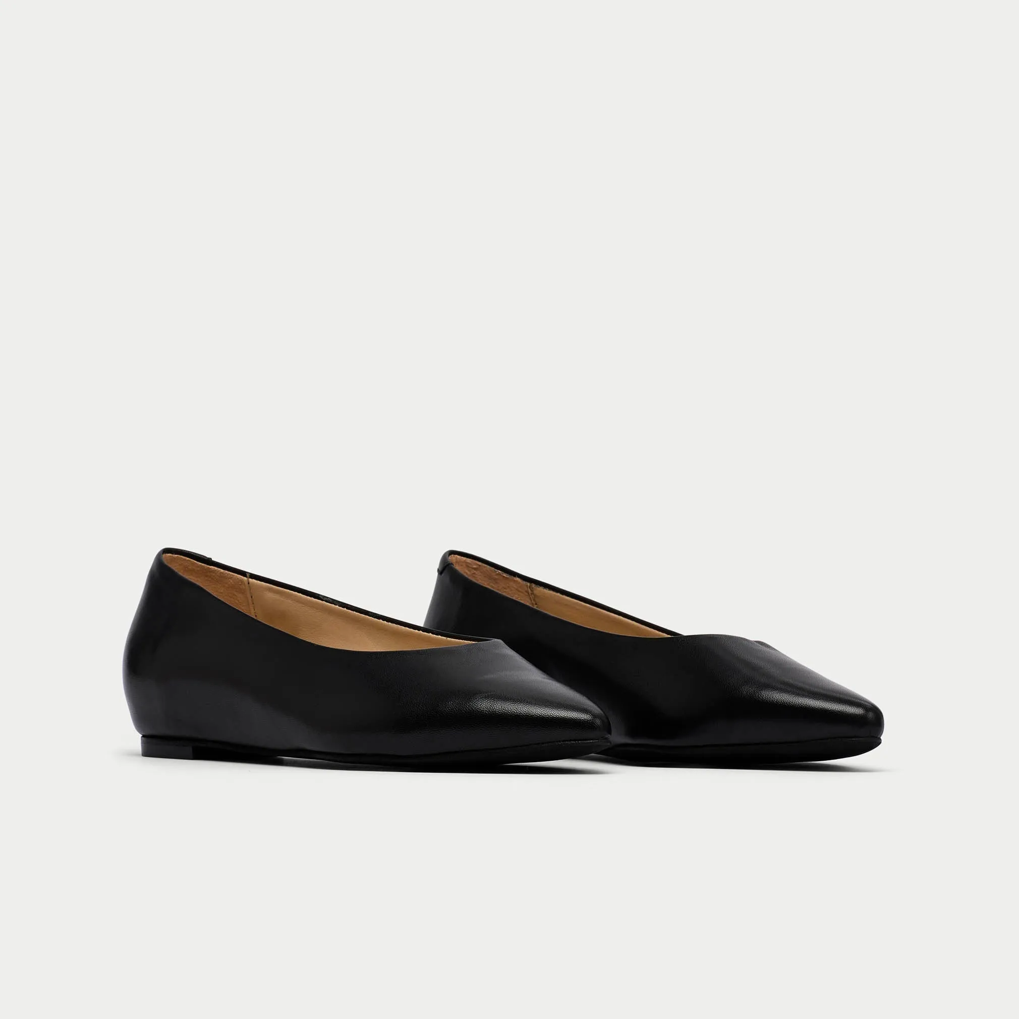 Agata - Black Leather