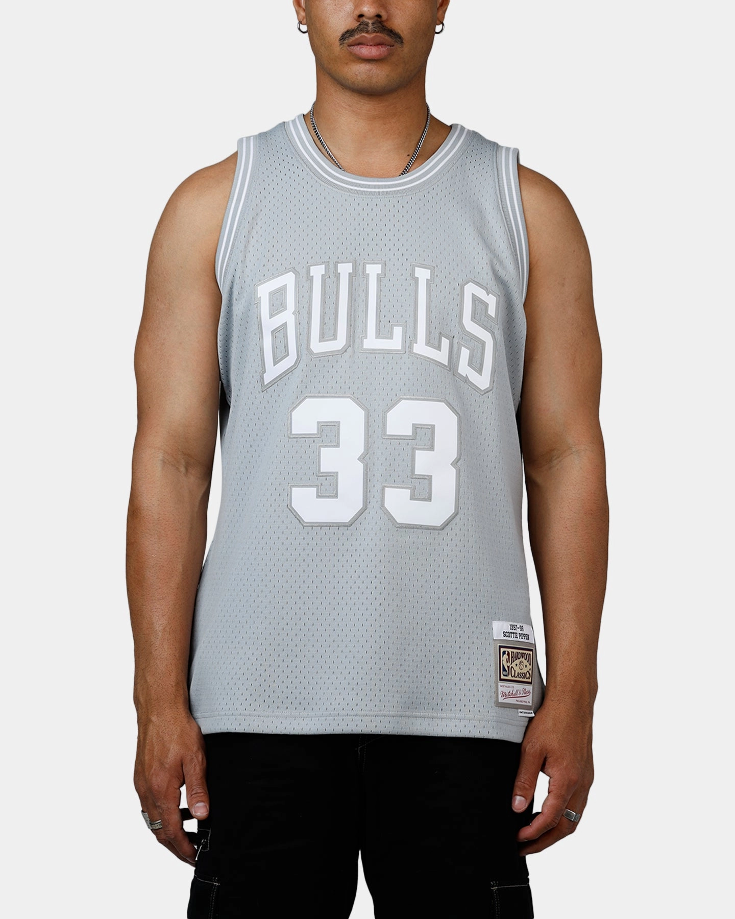 Style Performance Mitchell & Ness Chicago Bulls Scottie Pippen 1997-1998 Swingman Jersey Grey