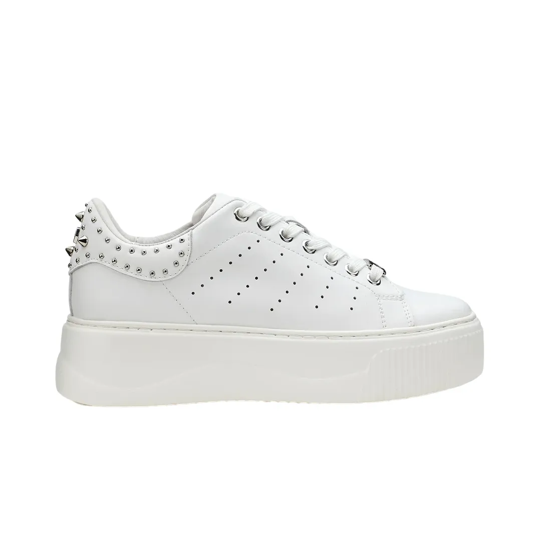 Trendy Look Cult scarpa sneakers da donna con borchie argento Perry 4236 CLW423600 bianco