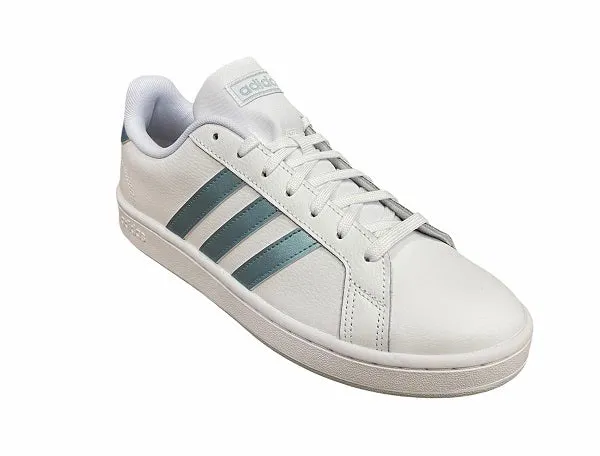 Daytime running comfort Versatile Performance. Adidas sneakers da donna Grand Court H00698 white-vismetallic