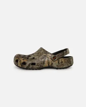 Comfortable Fit. Water resistant upper Crocs Realtree V2 Classic Clog Multi