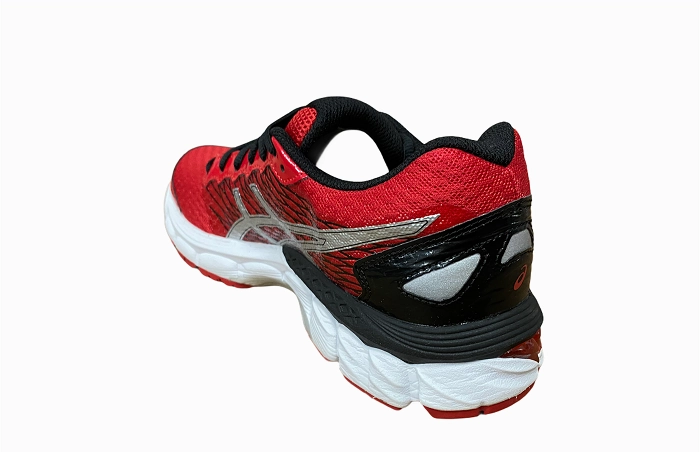 Thermoregulating Interior traction shoes Asics scarpa da corsa per ragazzi Gel Nimbus 18 C600N 2393 rosso-argento-nero