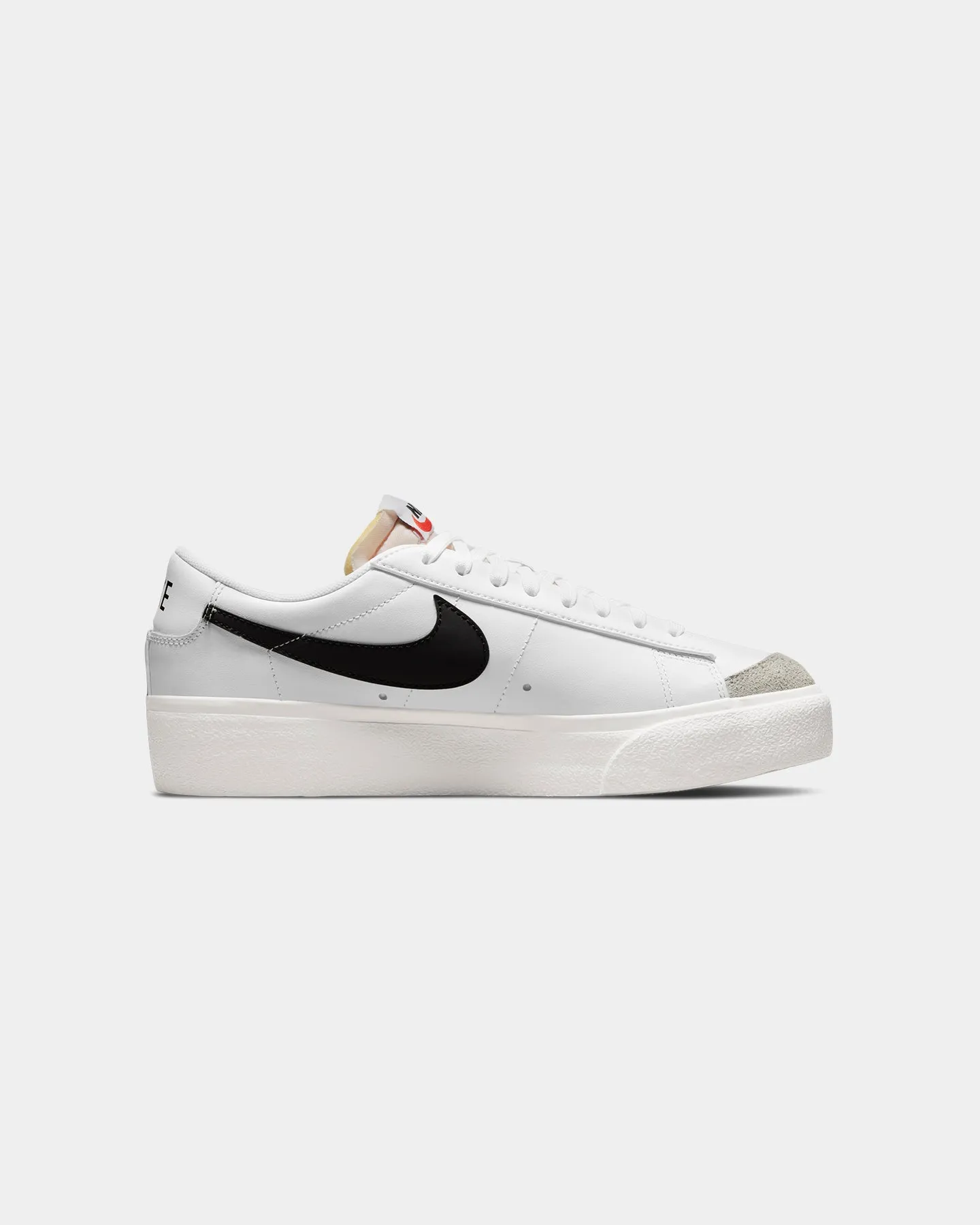 circuit - training shoes Recycled Nike Women's Blazer Low Platform White/Black Sail