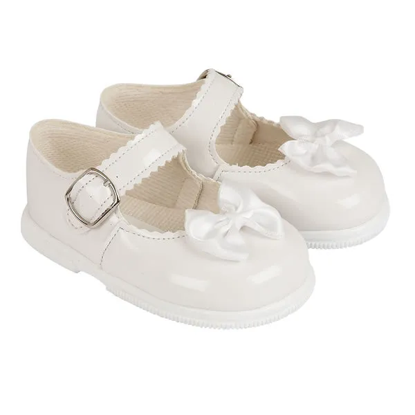 Baypods Girls White First Walker Shoes With Bow Detail