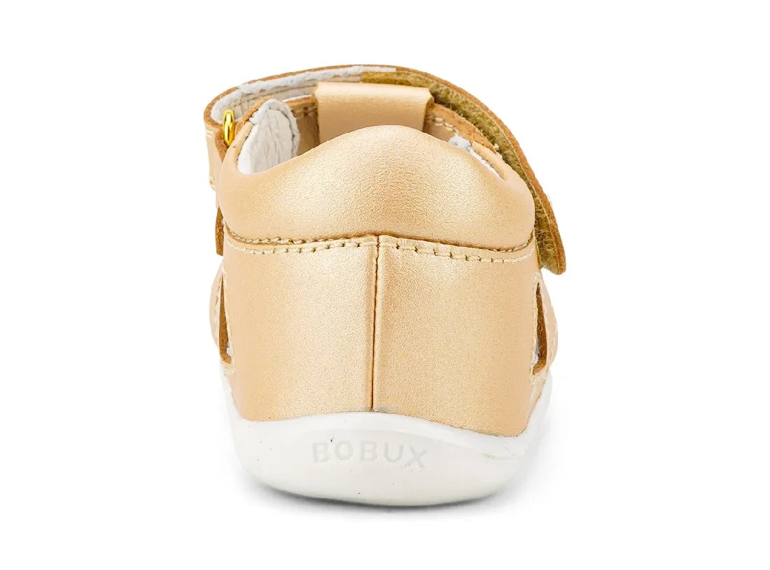 BOBUX - STEP UP TROPICANA II SANDAL: PALE GOLD