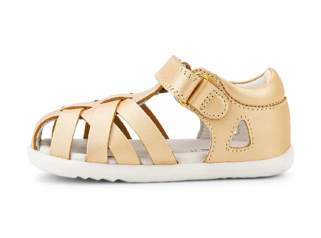 BOBUX - STEP UP TROPICANA II SANDAL: PALE GOLD