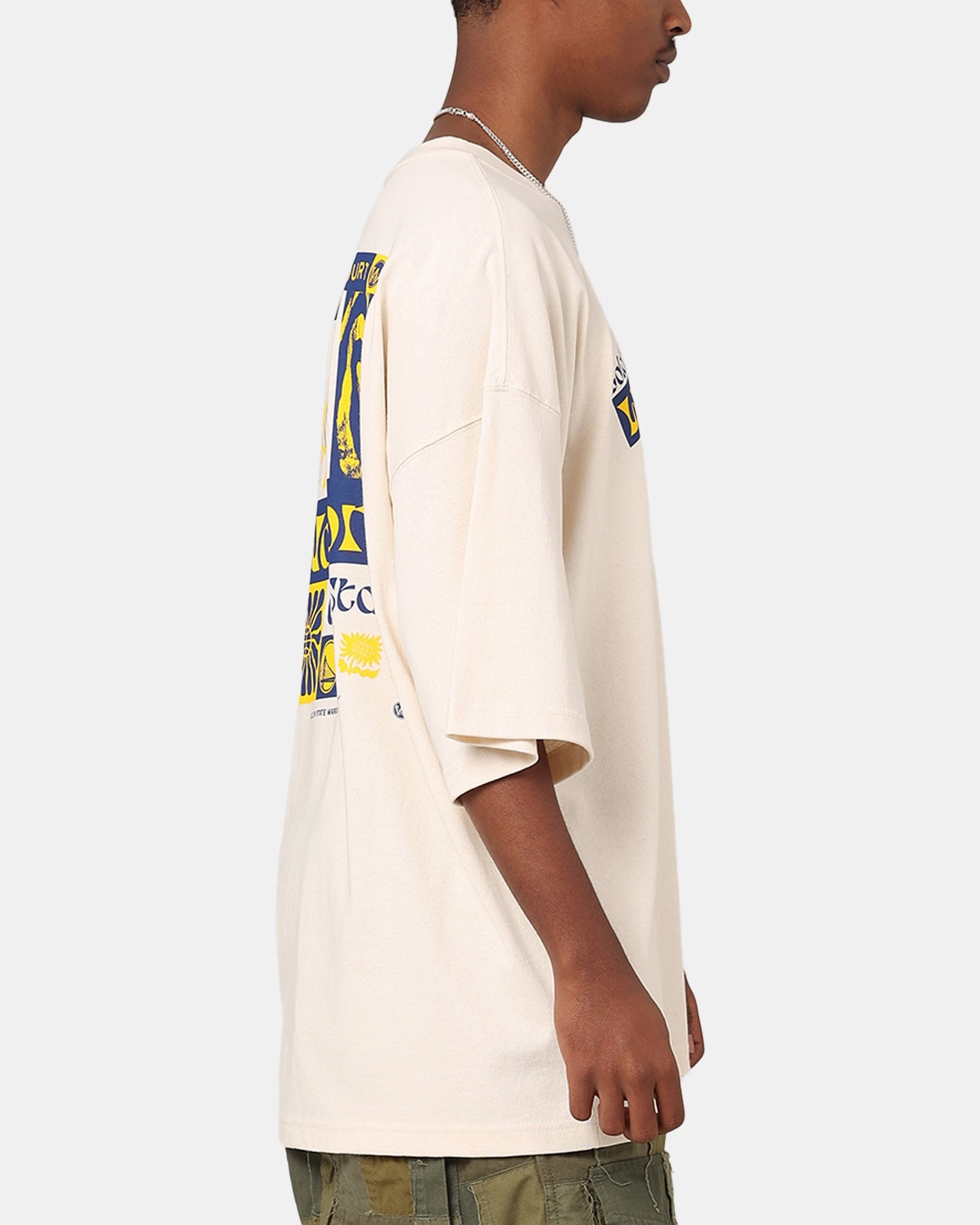 Stylish and Cozy Nike Golden State Warriors NBA Courtside Oversized T-Shirt Pure
