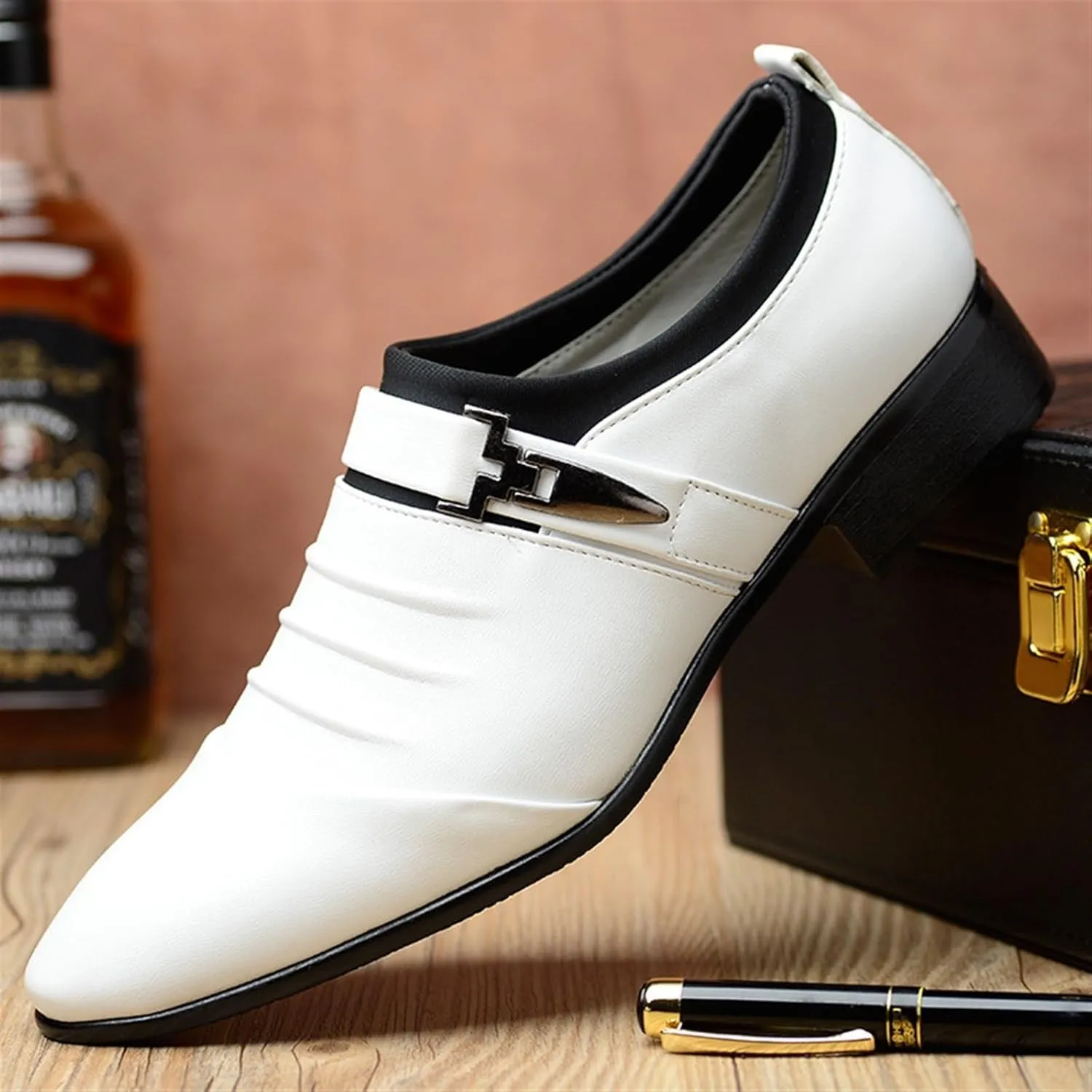 Business Loafers for Men's Pumps Pointed Toe Soft Sole Oxfords Comfort Keep Warm Lined Moccasins Metals Decor Slip on Casual Shoes