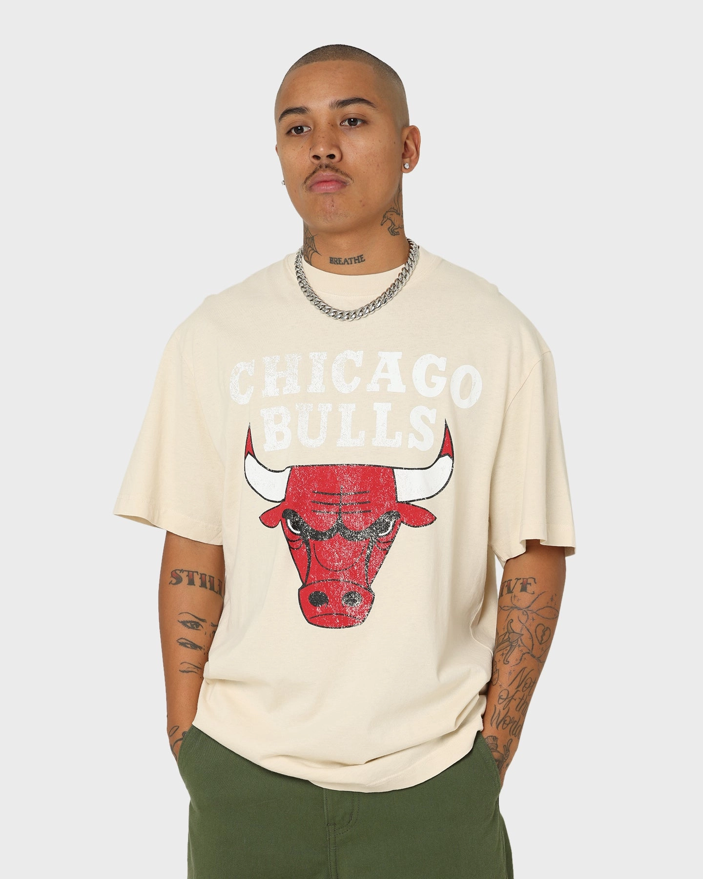 Light Style Trend Mitchell & Ness Chicago Bulls Oversized Logo T-Shirt Sand