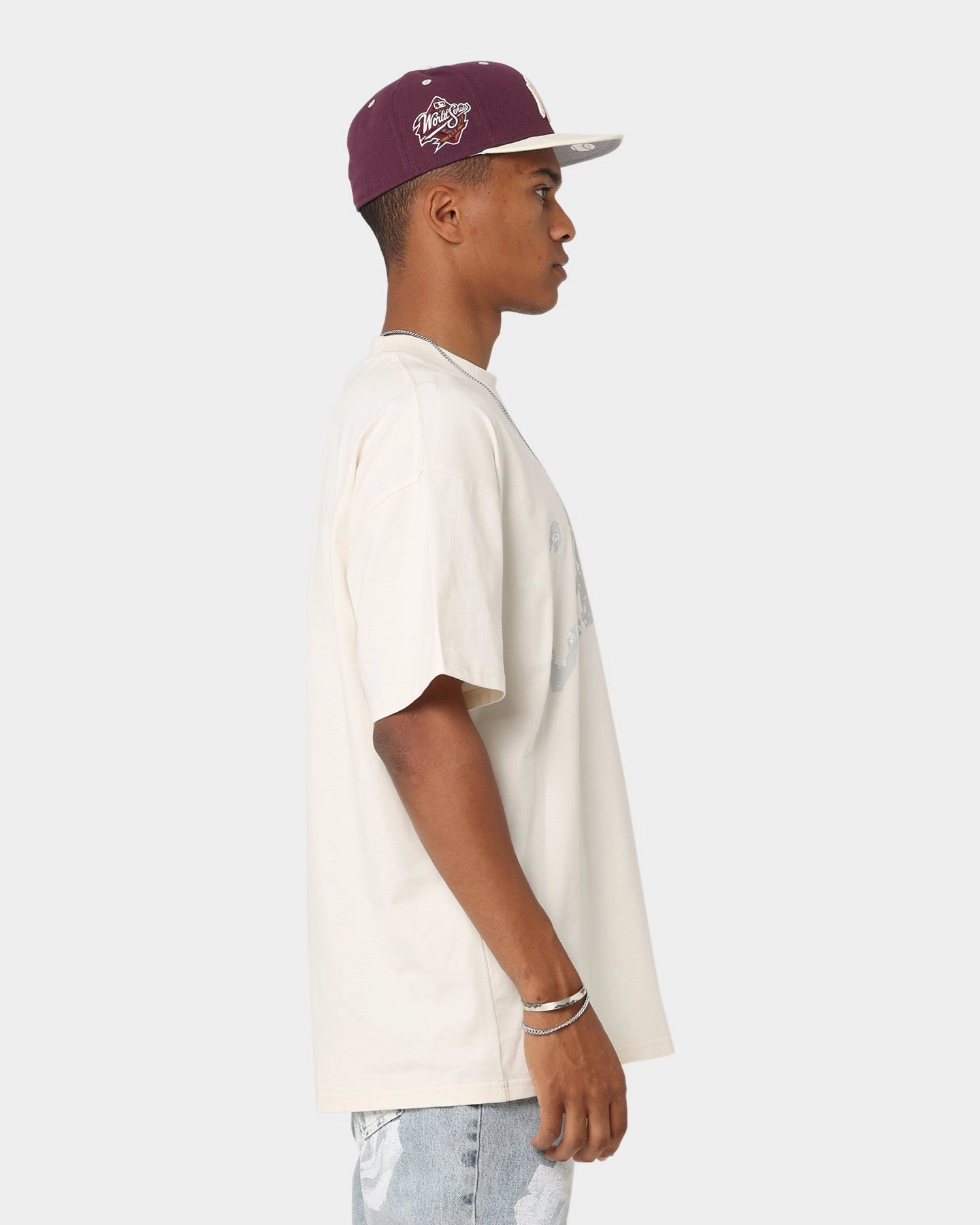 Carr?? Arch Oversized T-Shirt Off White Fashionable Comfortable clothing
