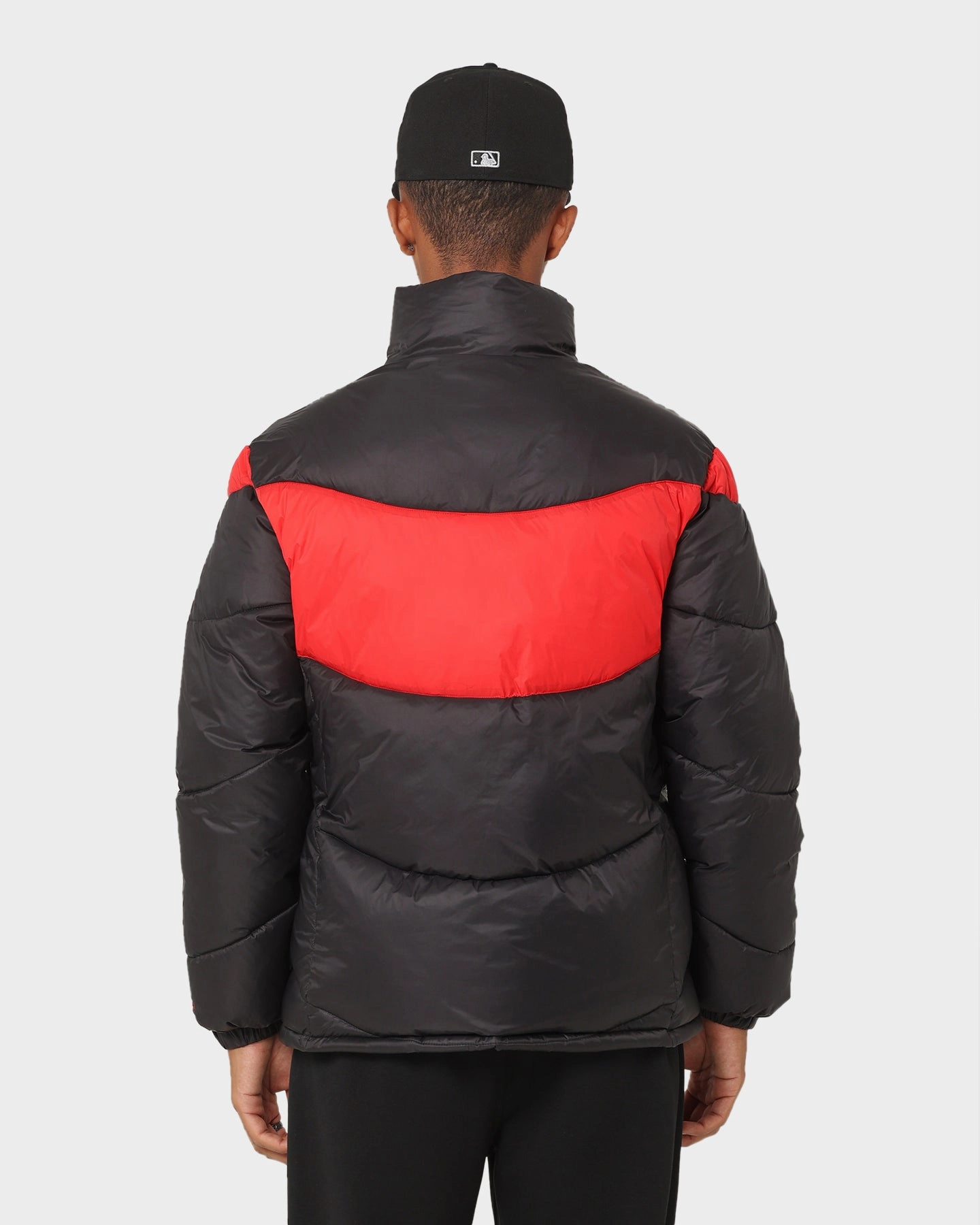 Ergonomic Paneling Taped Edges Carr?? Wave Puffer Jacket Black/Red