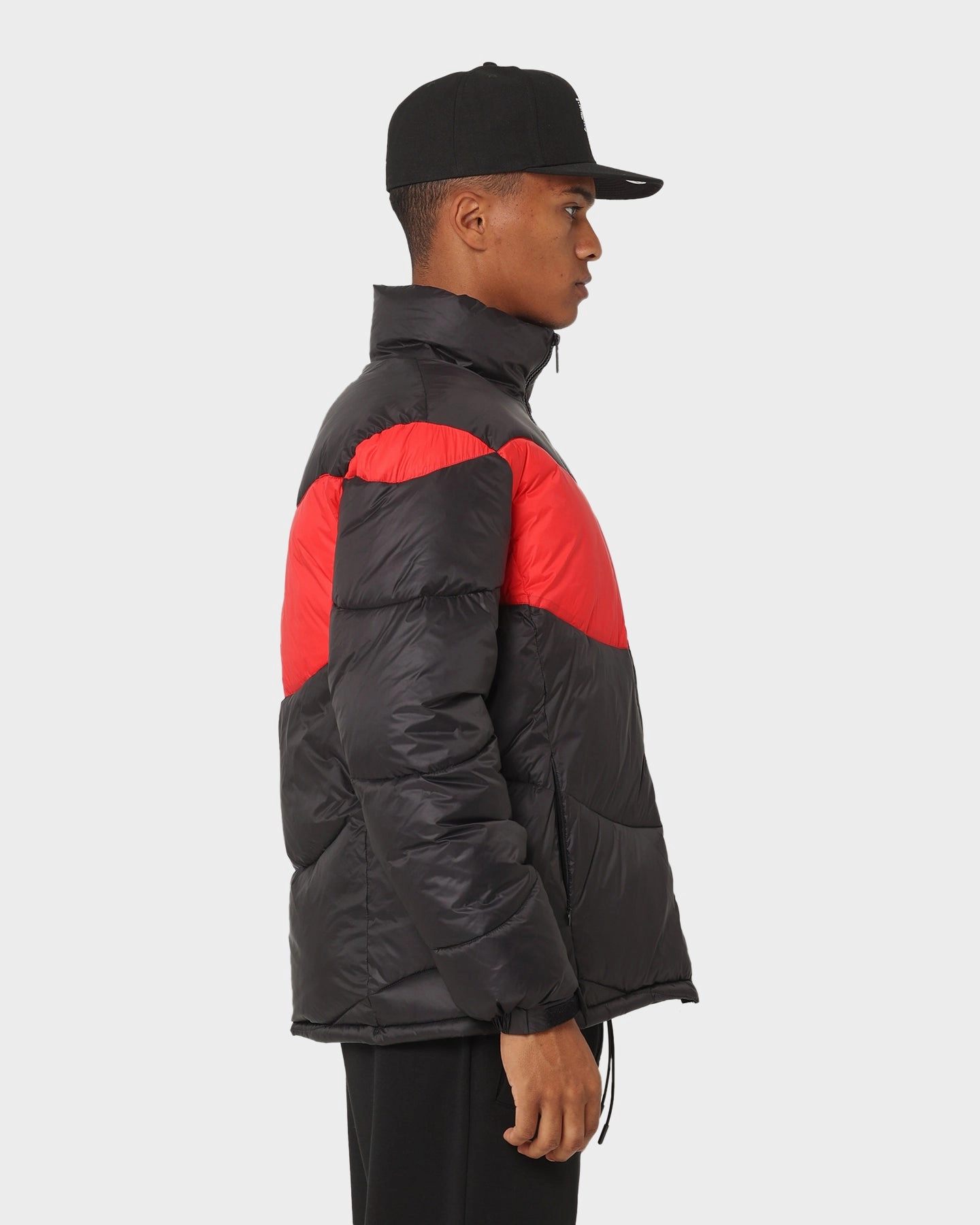 Grade Travel Light Carr?? Wave Puffer Jacket Black/Red