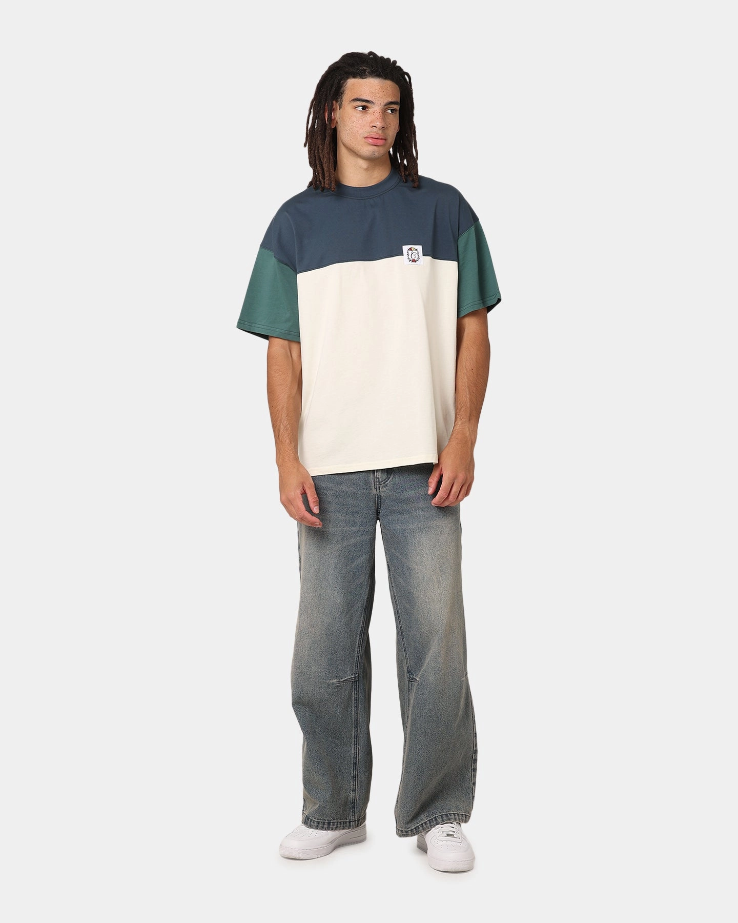 Bold and Comfortable Carre Avant Oversized T-Shirt Multi