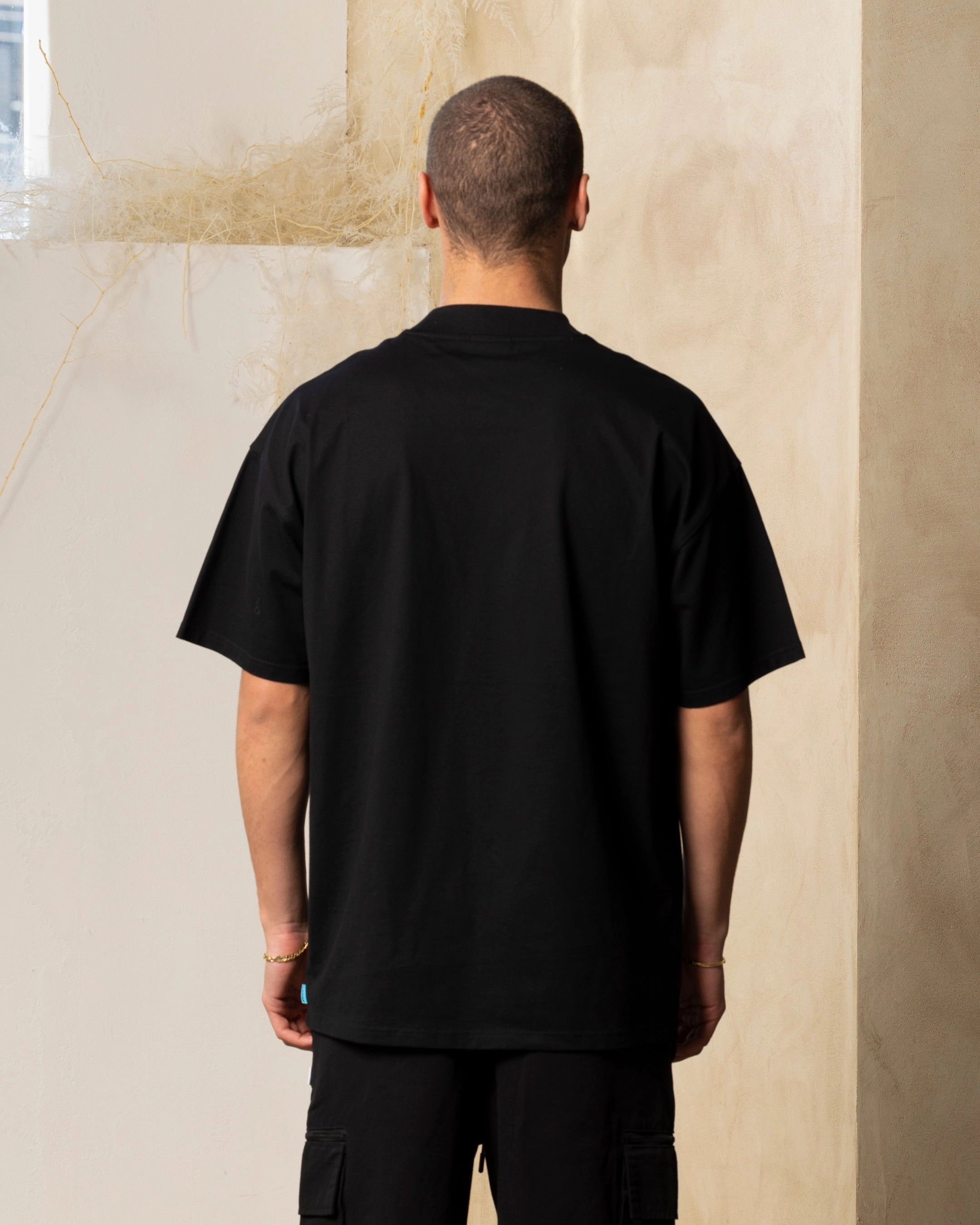 Carre Brave Oversized T-Shirt Black Airflow Ventilation