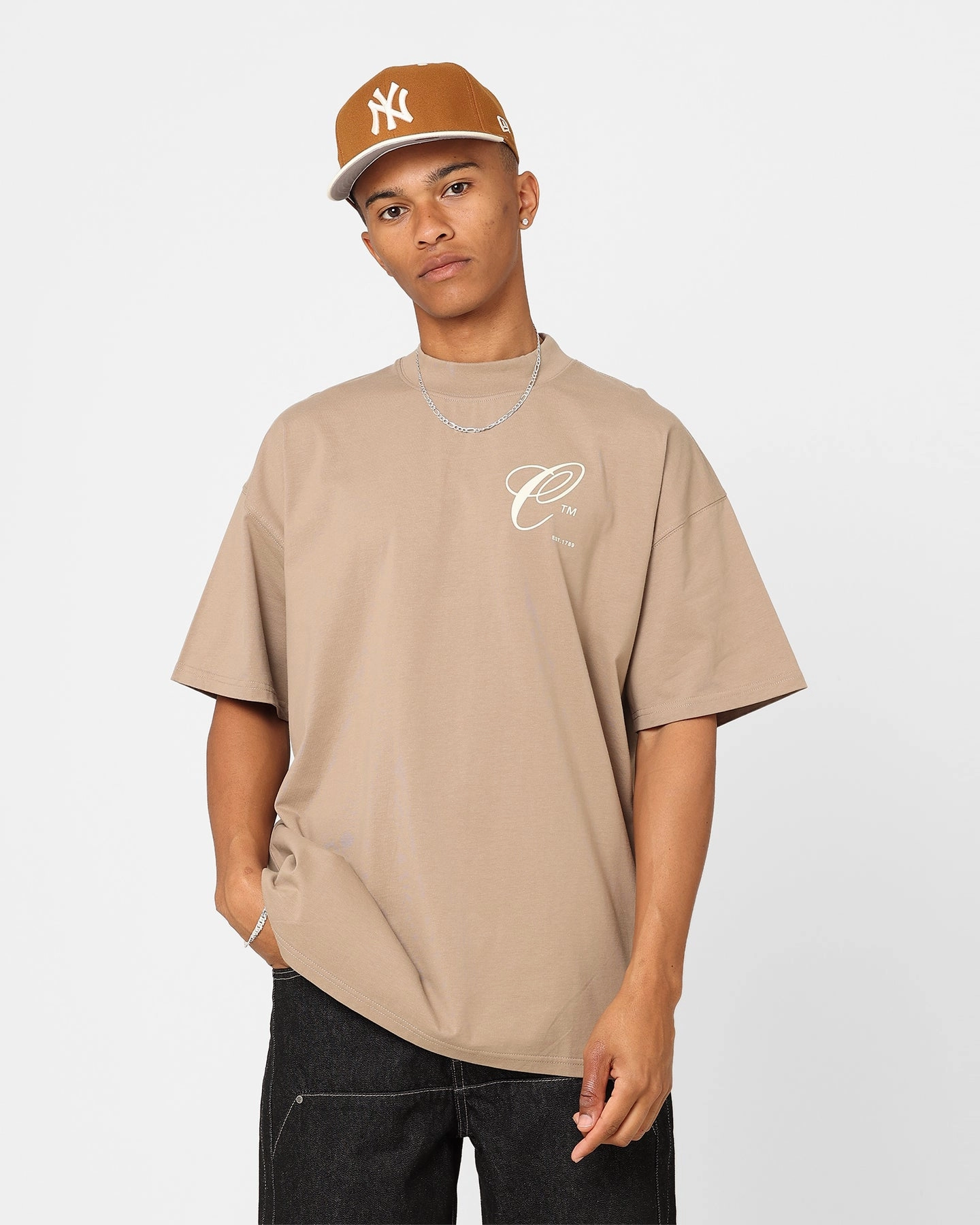 Oversized Fit Carre Capital C Oversized T-Shirt Mocha