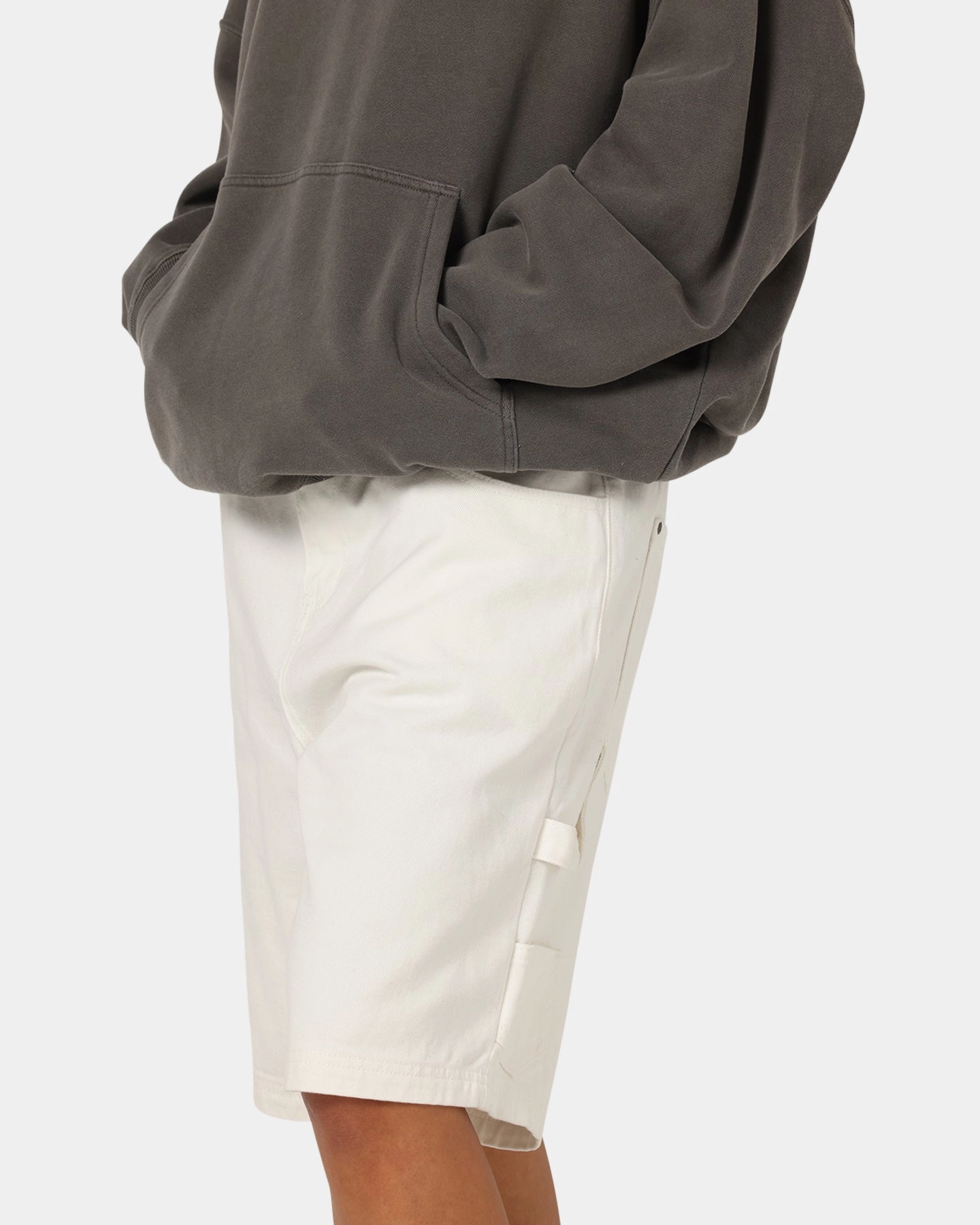 Layer-Friendly Slim Stretch Carre Carpenter Jorts Off White