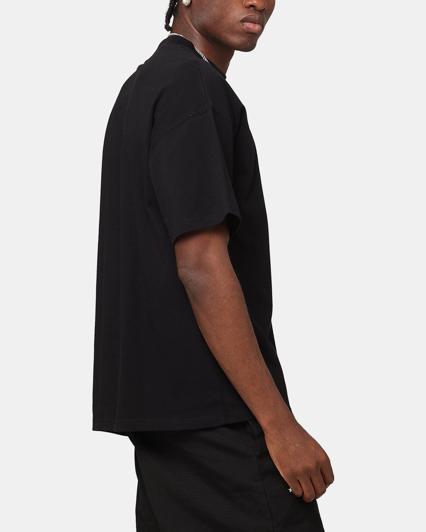 Easy Style Simple and Chic Carre Floral Pocket Oversized T-Shirt Black