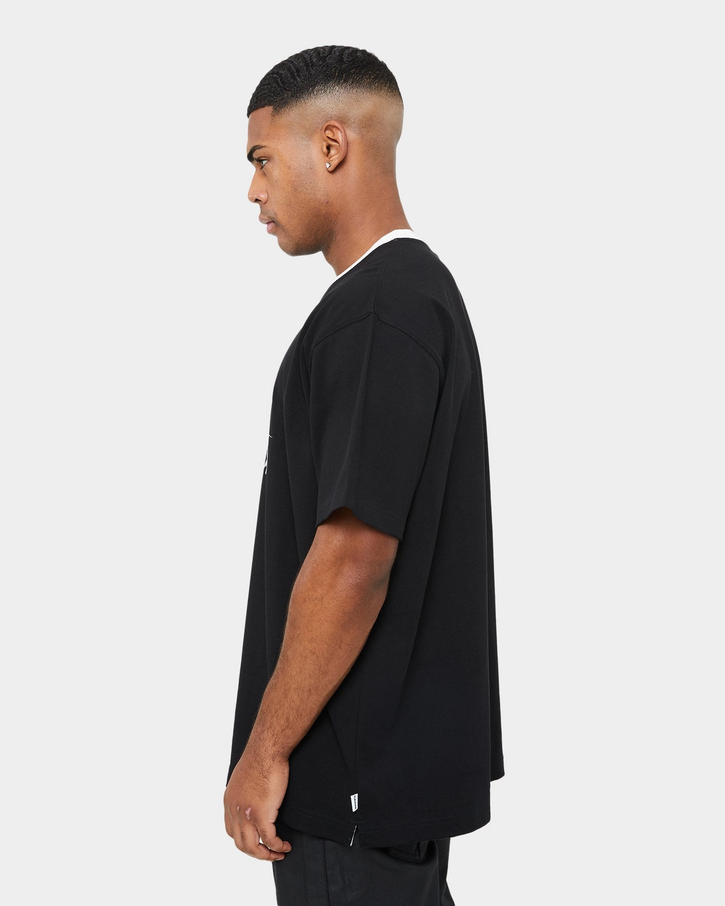 Carre Metalle Oversized T-Shirt Black/Off White Modern Outfit