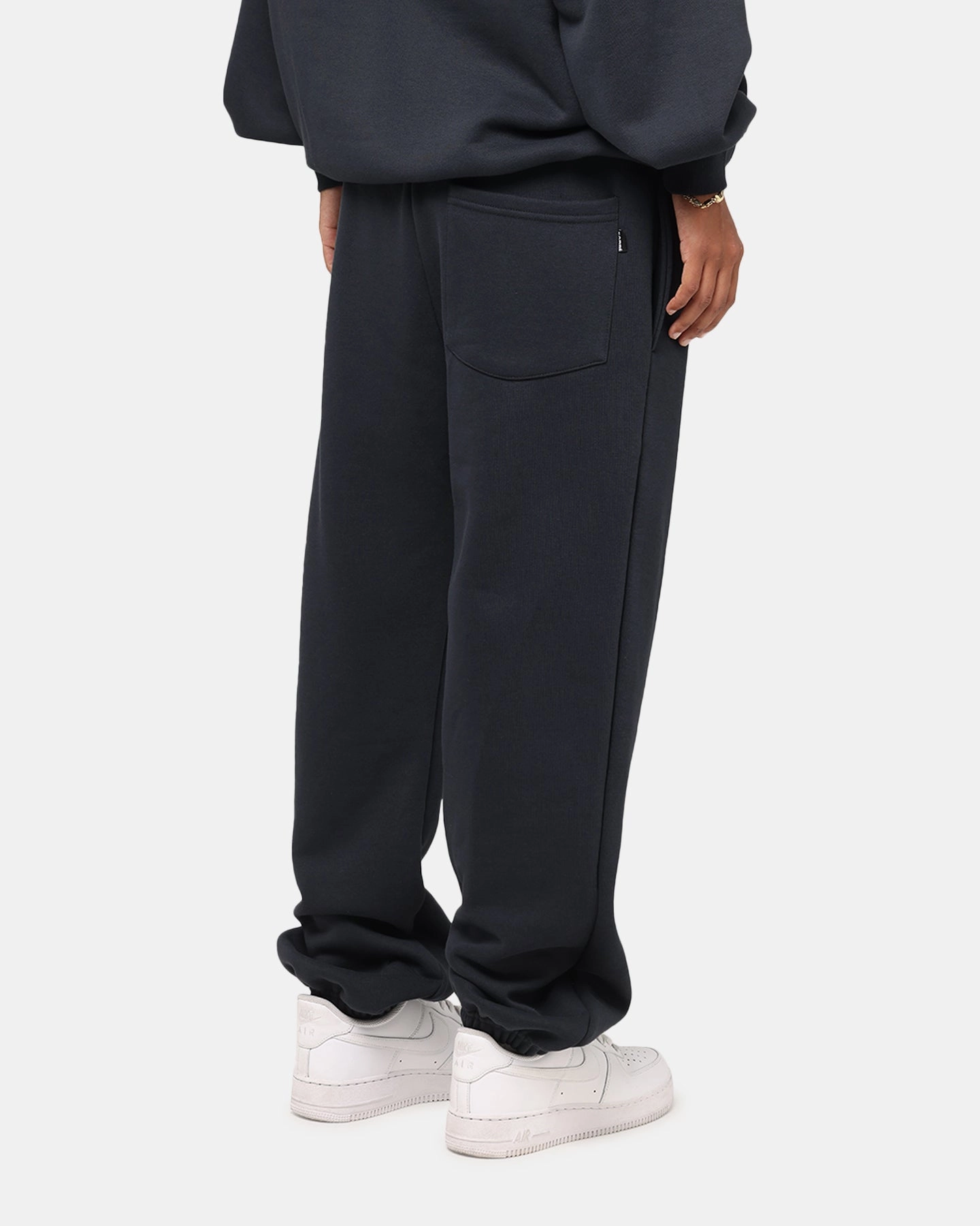 Refined fit Fitted waist Carre Premium Essentials Track Pant Steel/Black