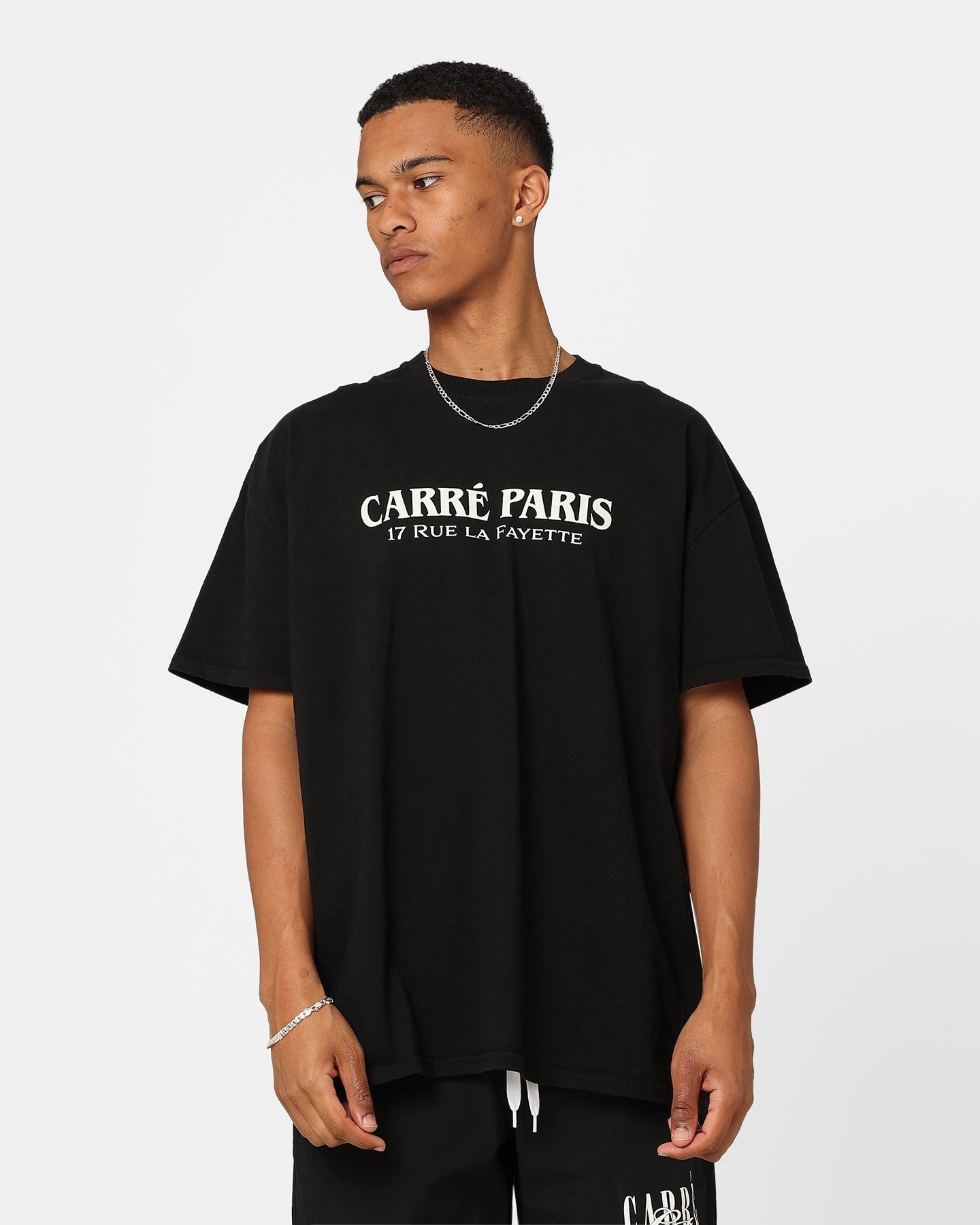 Taped Neckline Effortless Fashion Carre Rue La Fayette Oversized T-Shirt Black