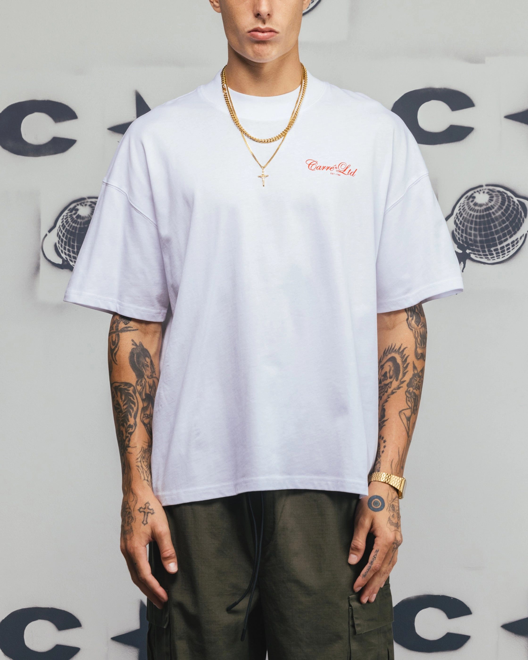 Carre Side Script Oversized T-Shirt White/Red Smart Design Sleek Layer