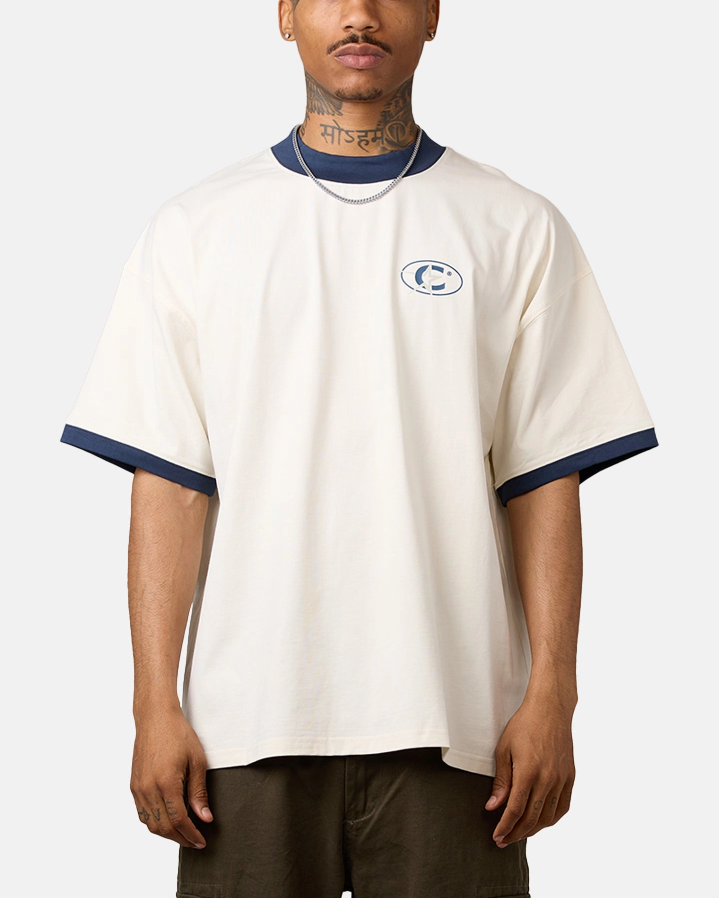 Layering Must-Have Simple Yet Elegant Carre C-Superstar Oversized Ringer T-Shirt Off White/Navy