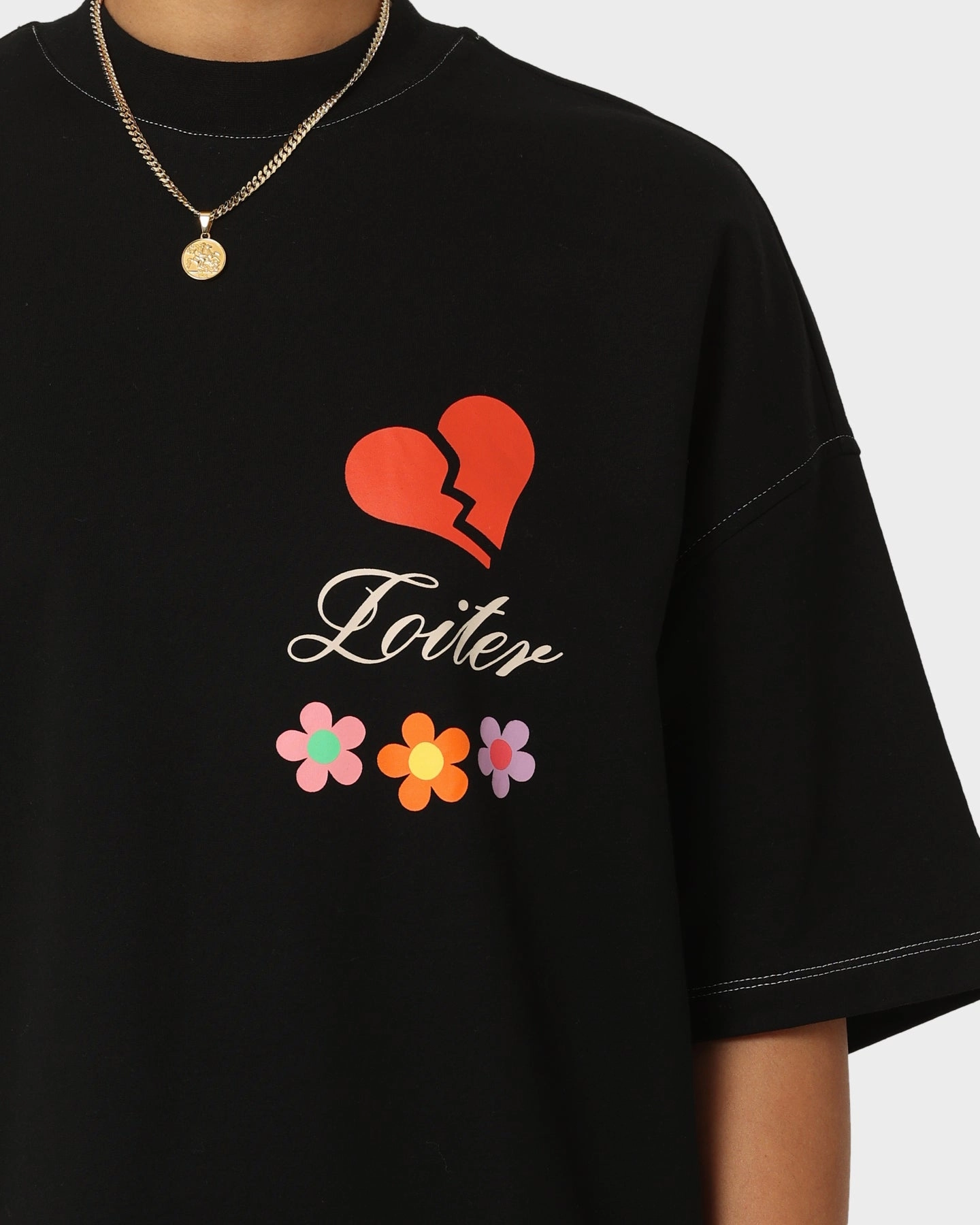 informal gathering Bohemian freedom Loiter Studio Oversized T-Shirt Black