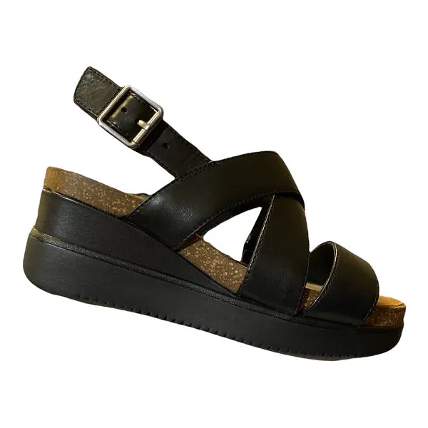 Clarks Sandalo da donna Lizby Cross 152108 nero Shell Trim Open Steps