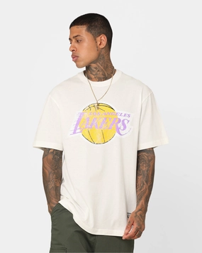 Urban Look Mitchell & Ness Los Angeles Lakers Oversized Logo T-Shirt Vintage White