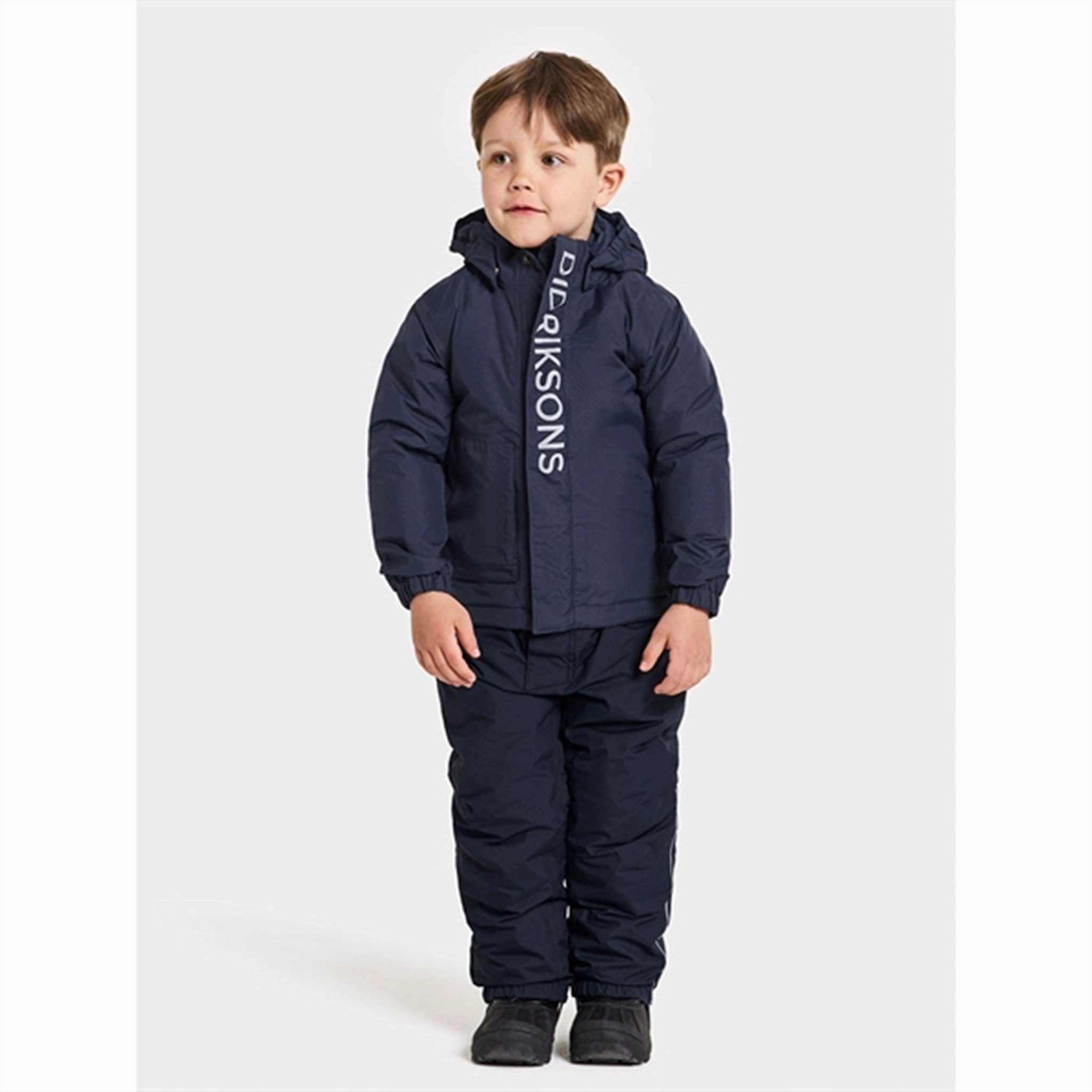 Didriksons Navy Rio Kids 2 Jacket Hypoallergenic Padding Convertible Collar Design