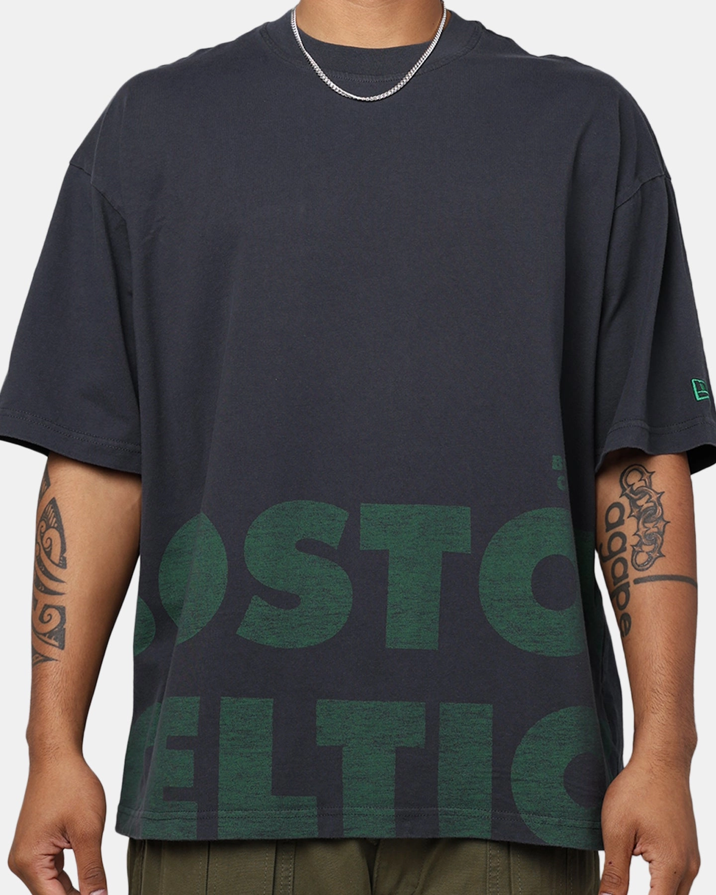 New Era Boston Celtics Oversized T-Shirt Black Layered Wear