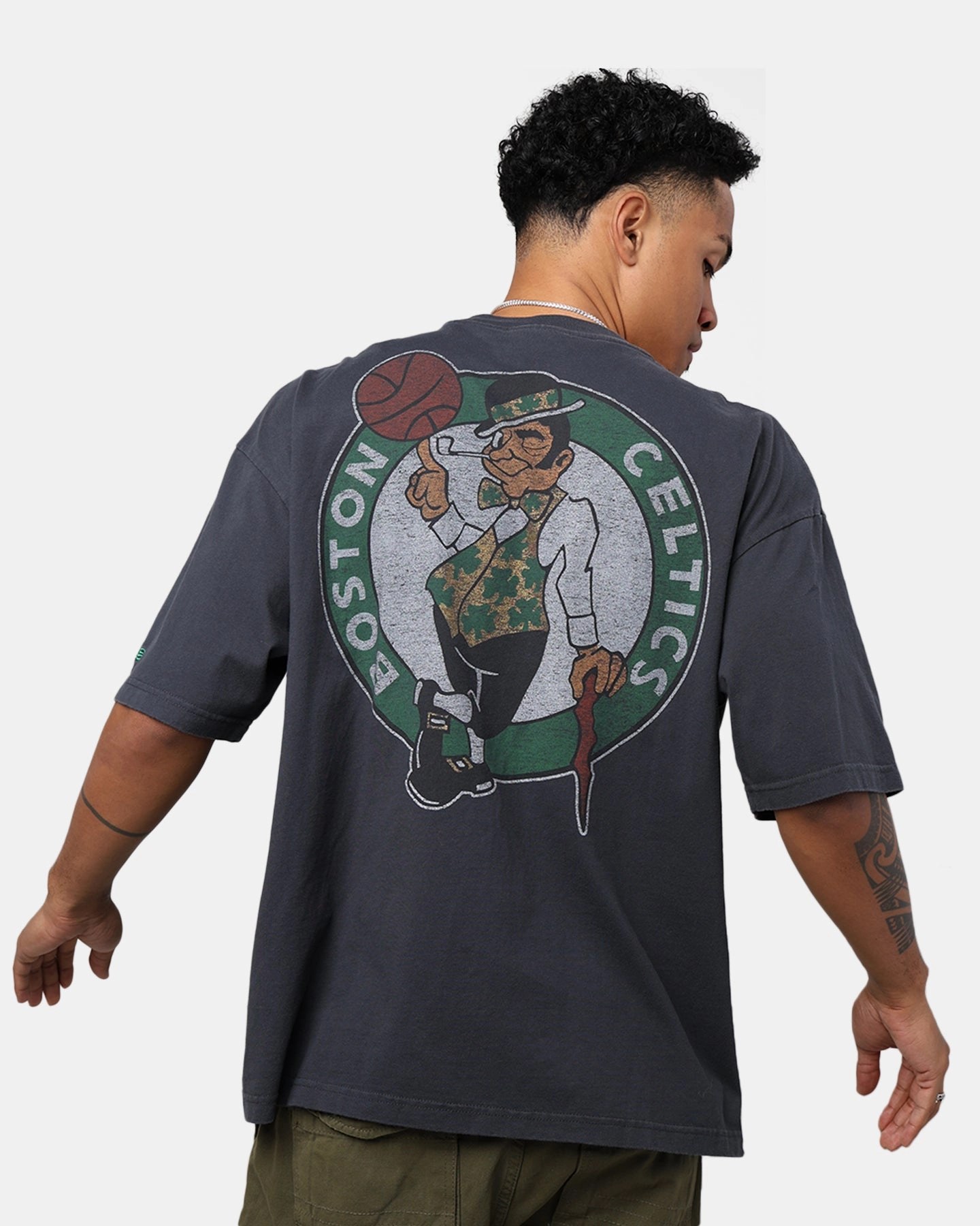 Soft and durable New Era Boston Celtics Oversized T-Shirt Black