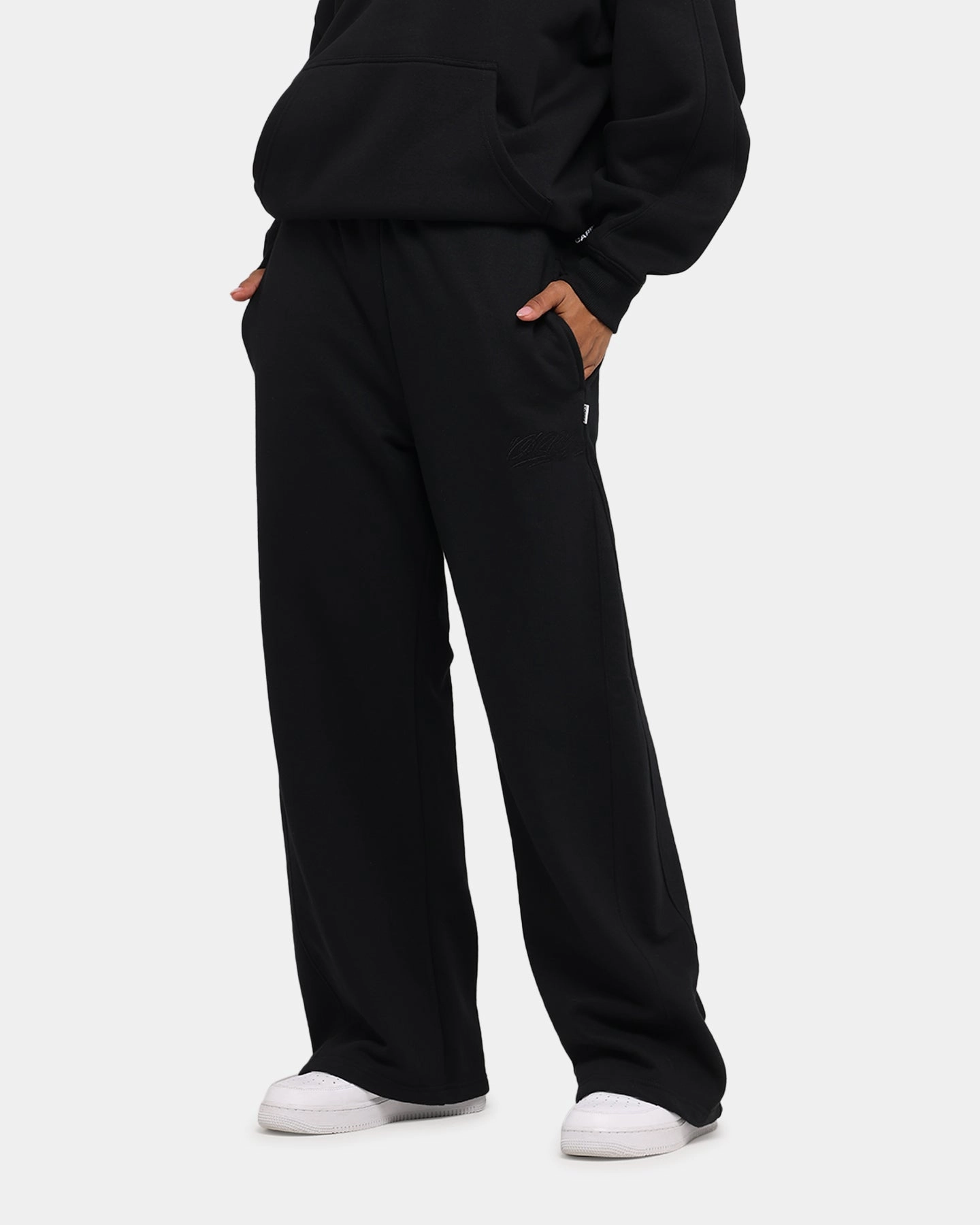 Fitted Style Carre Grit Trackpants Black