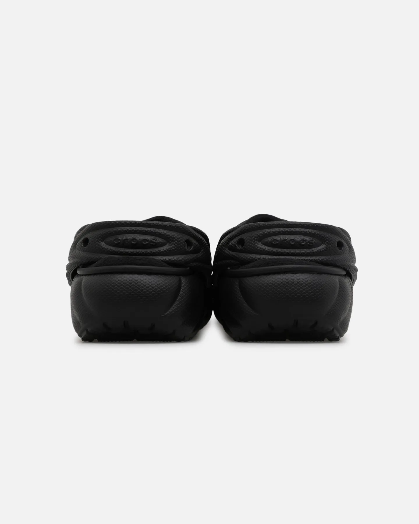 Stretchable Upper Effortless Slip-Ons Crocs Classic Lined Over Puff Clog Black