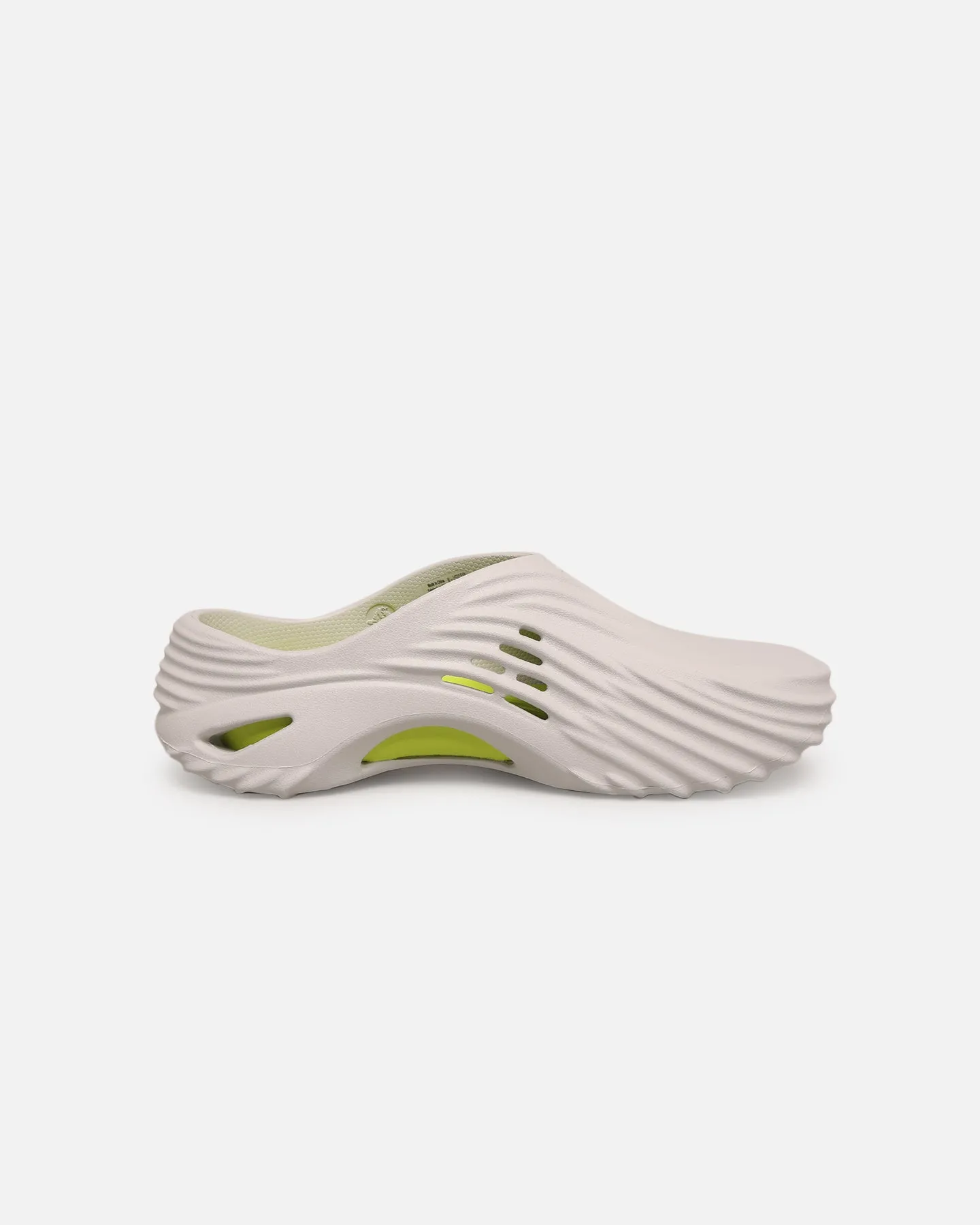Anti Slip Outsole Crocs Echo Wave Atmosphere
