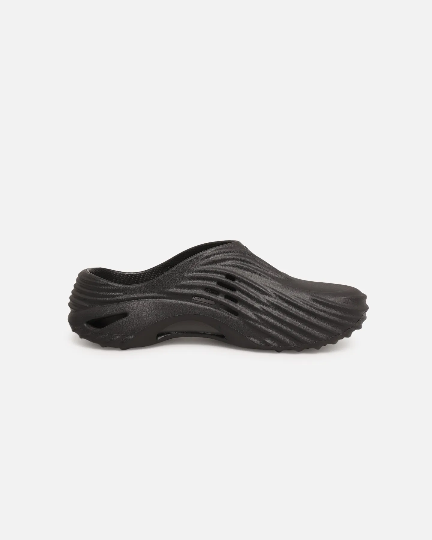 Crocs Echo Wave Black Soft Padding Outdoor Adventure