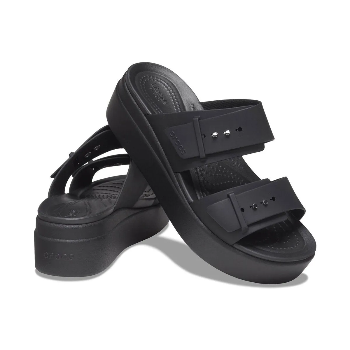 Crocs sandalo da donna con zeppa Brooklyn Buckle Low Wedge 207431-001 nero Chain Touch T Strap