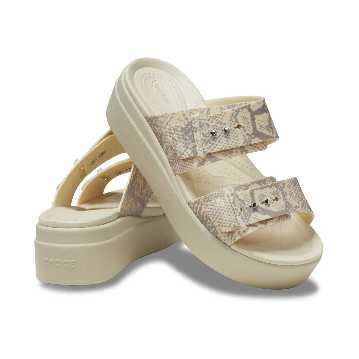 Classic Footwear Crocs Sandalo da donna con zeppa Brooklyn Snake Buckle Low Wedge W 208244-1FR vanilla-multi