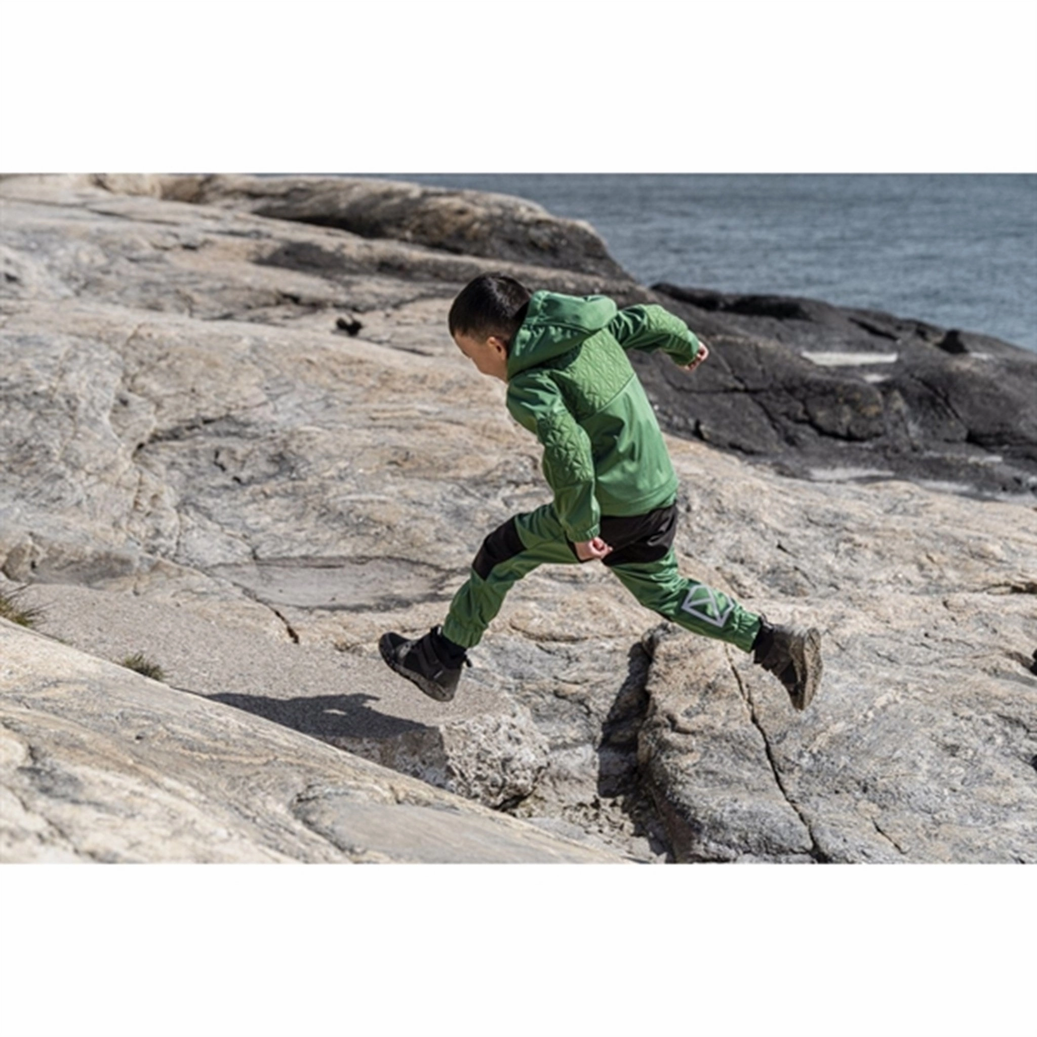 Packable design Didriksons Briska Palm Green Jacket